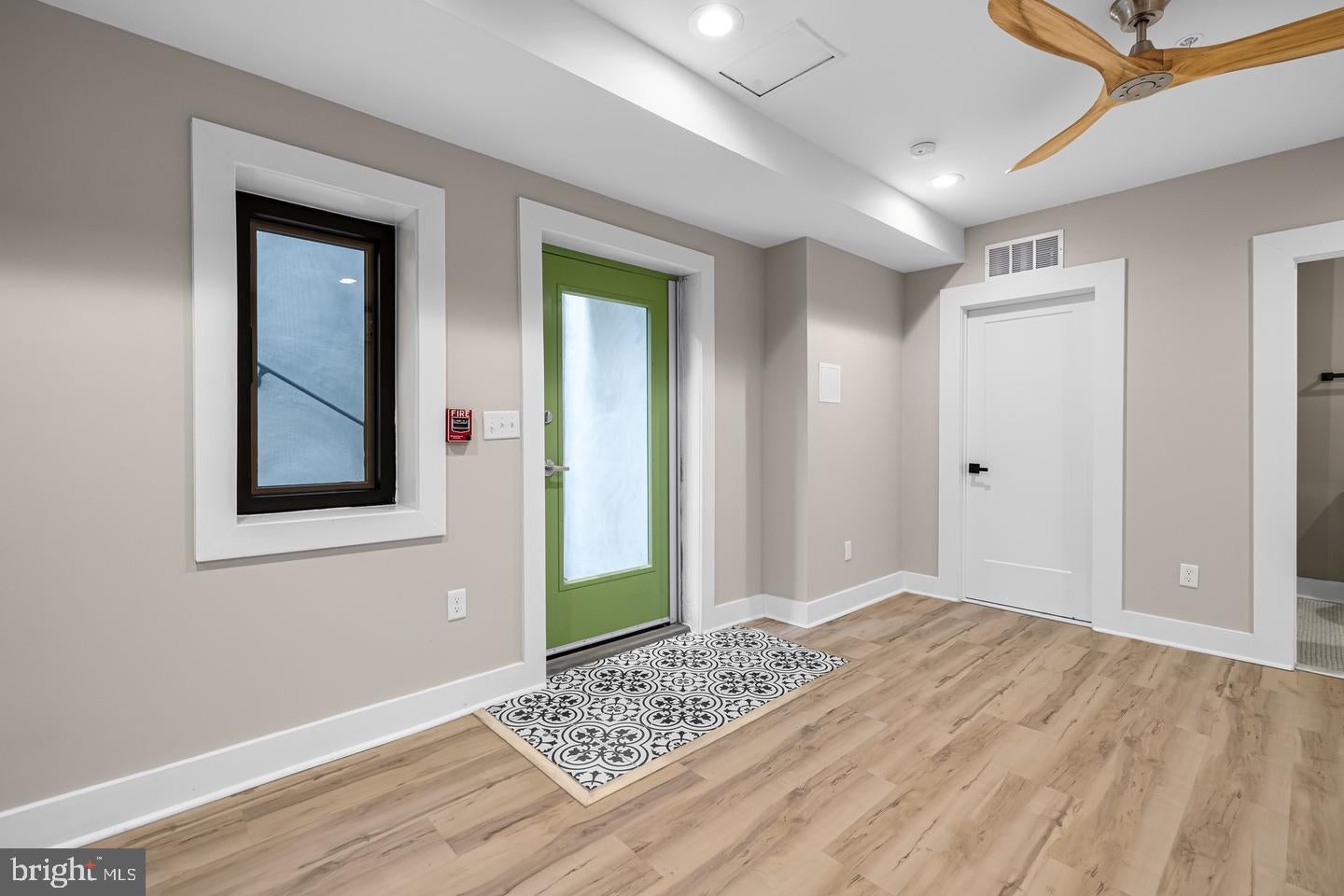 400 S CONKLING STREET 6