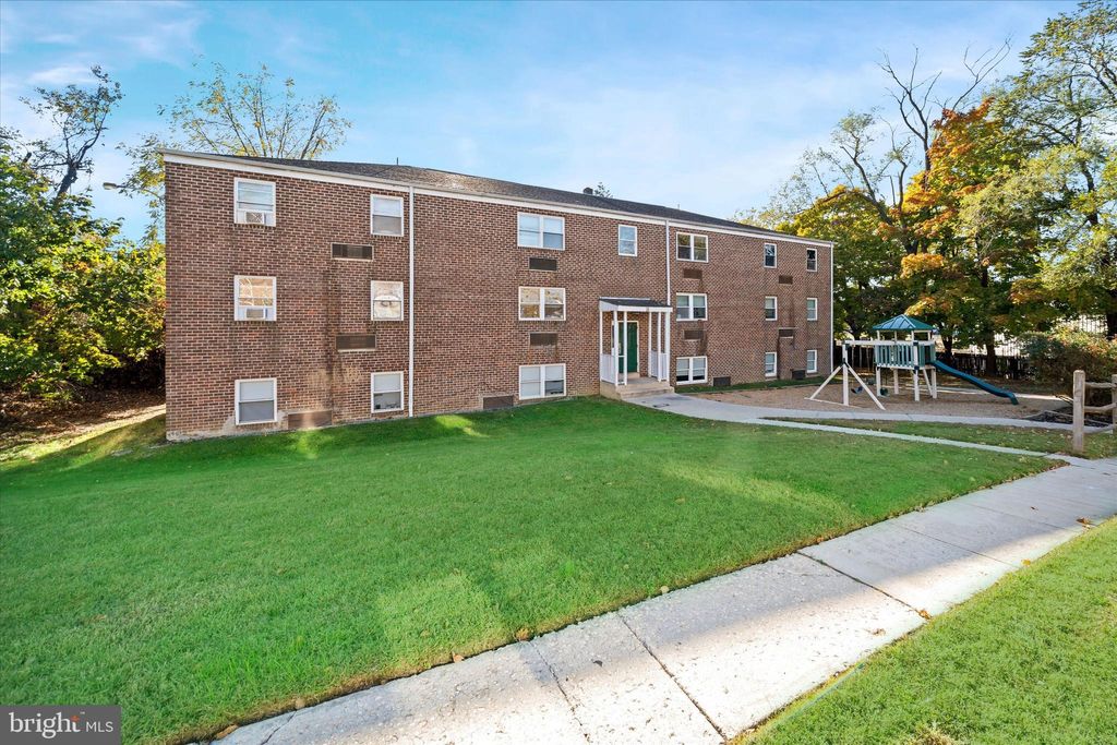 Photo of 602 N Dupont Highway, NEW CASTLE, DE 19720 (MLS # DENC2092348)