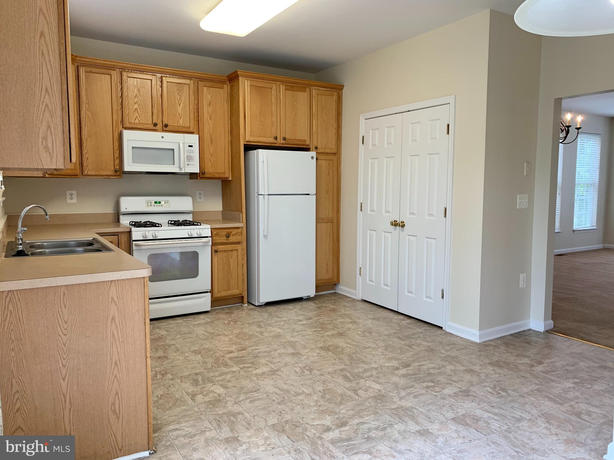 FAIRVIEW VILLAGE - Residential