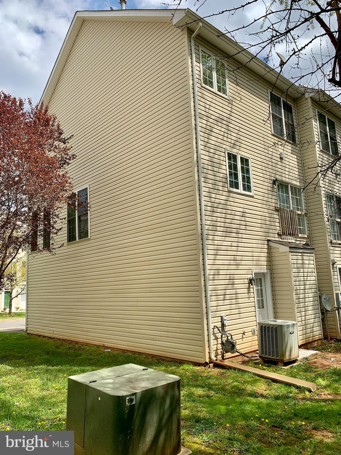 FAIRVIEW VILLAGE - Residential