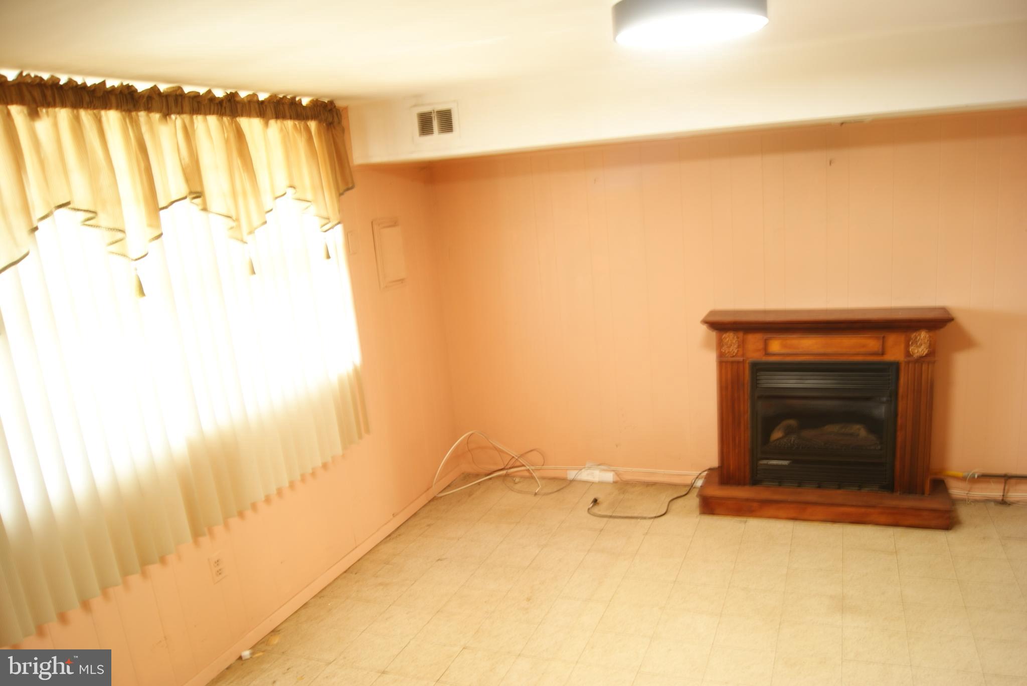 ROXBOROUGH - Residential