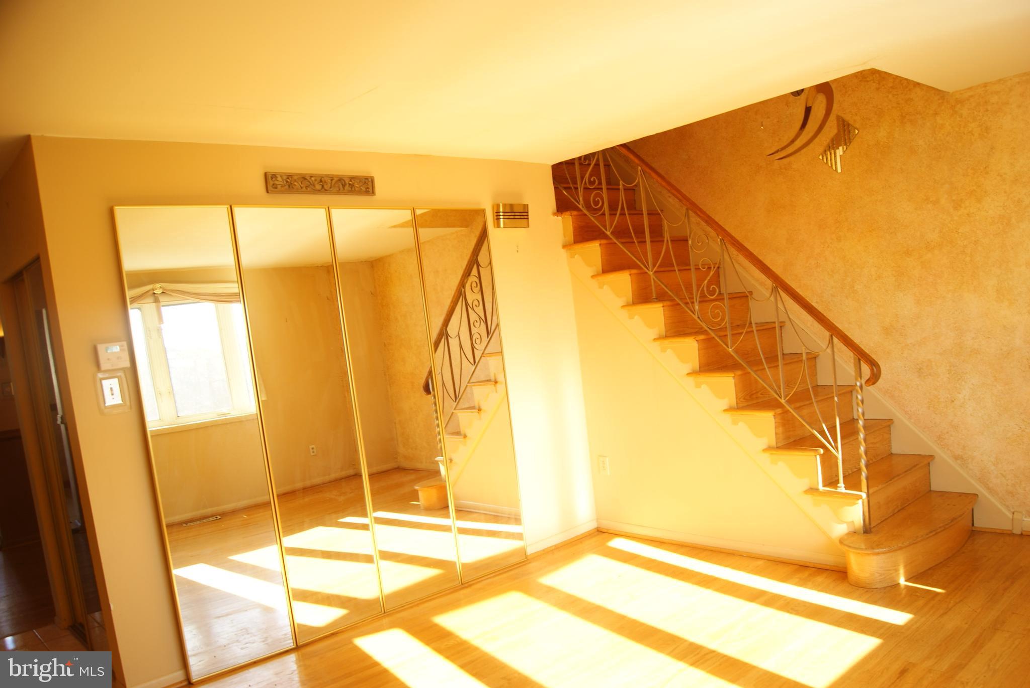 ROXBOROUGH - Residential