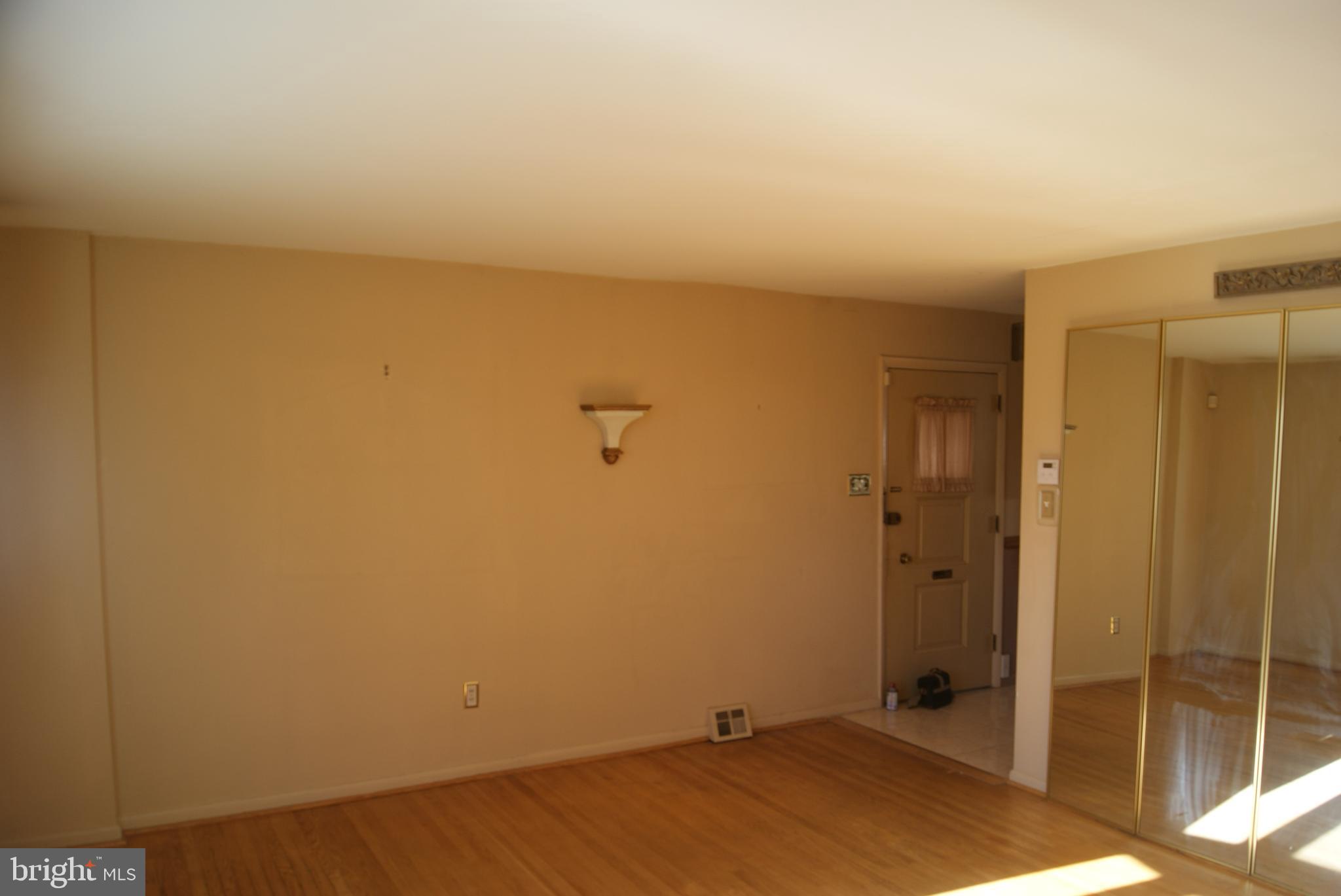 ROXBOROUGH - Residential