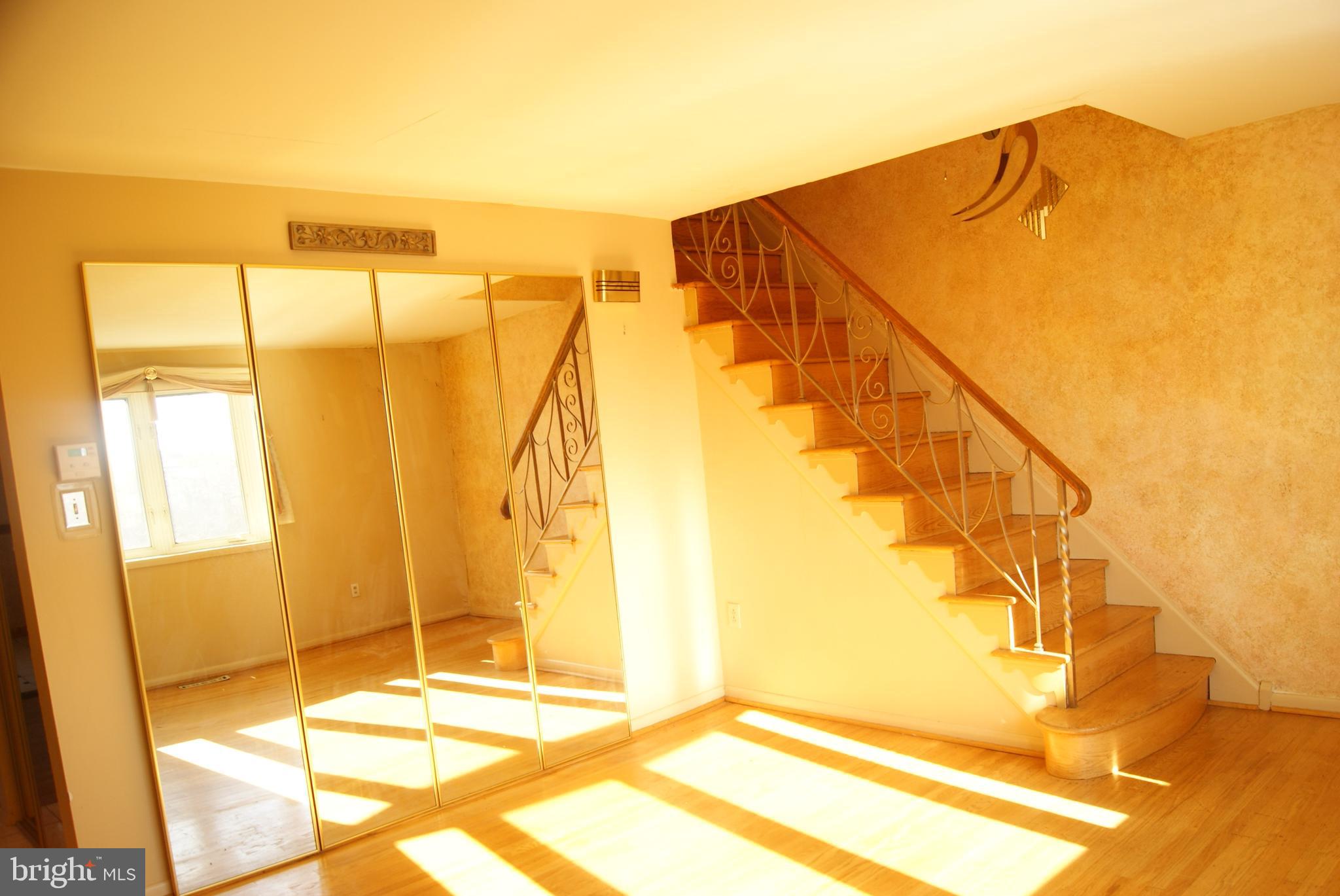 ROXBOROUGH - Residential