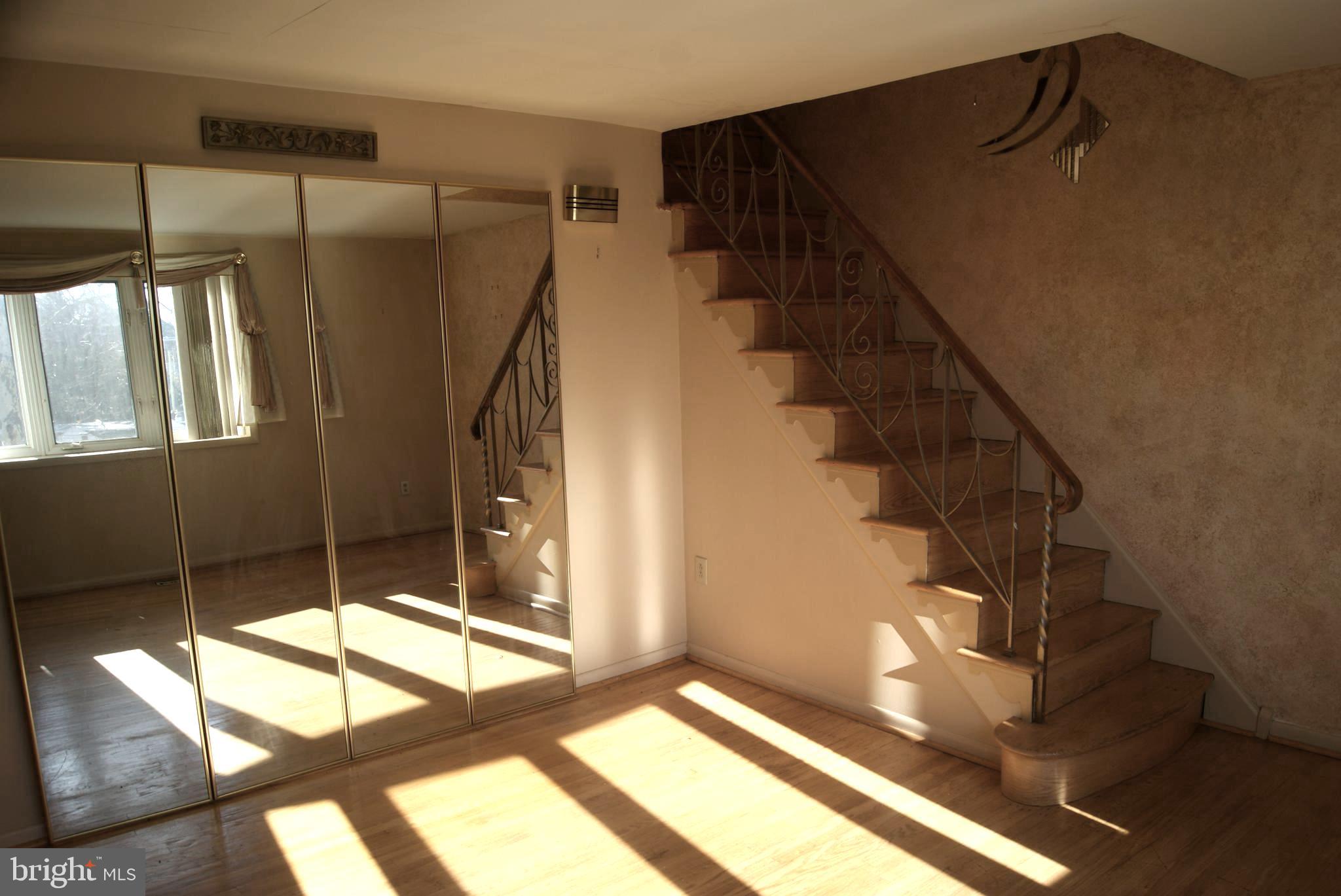 ROXBOROUGH - Residential