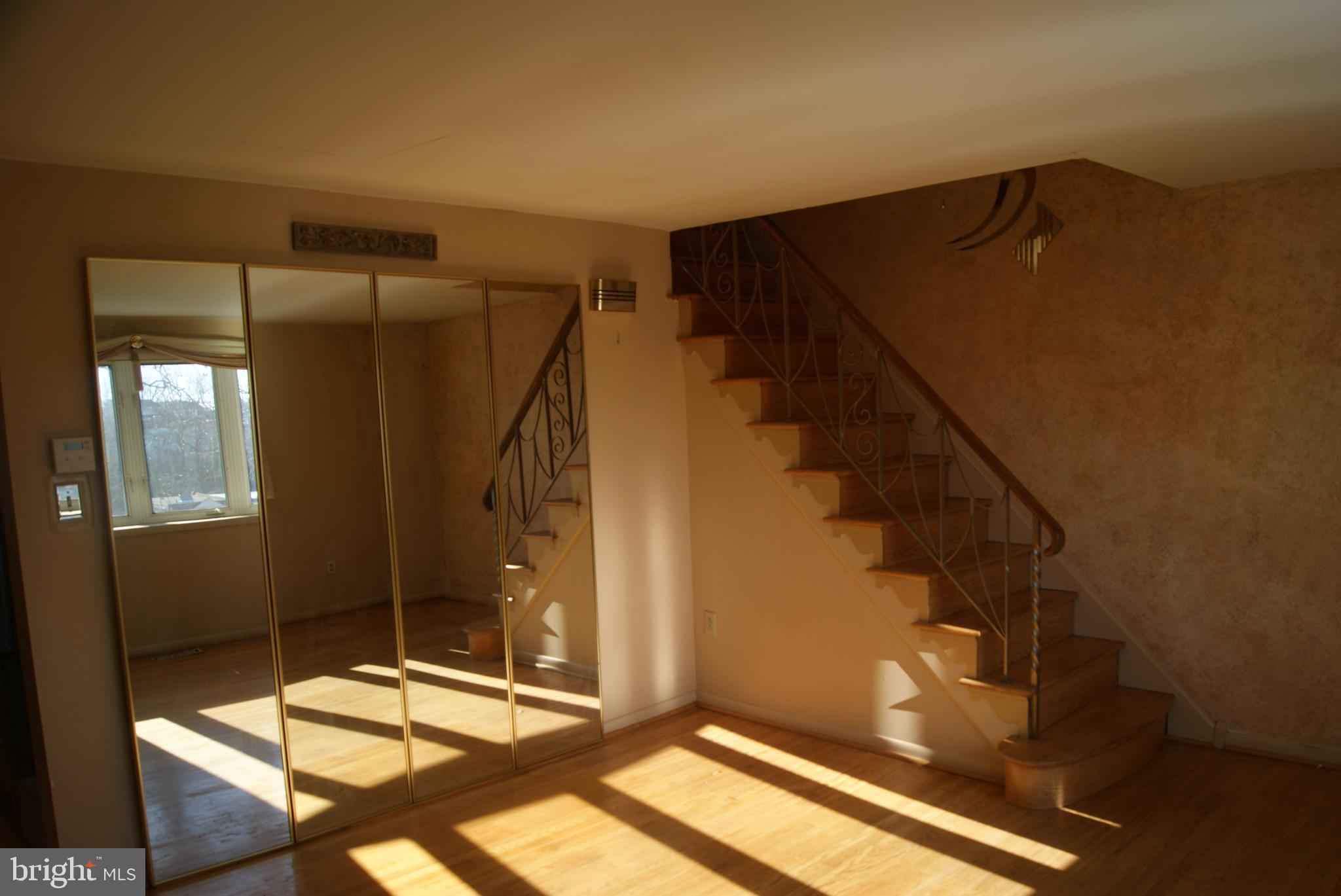 ROXBOROUGH - Residential