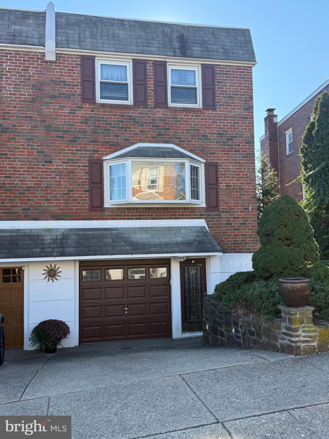 ROXBOROUGH - Residential