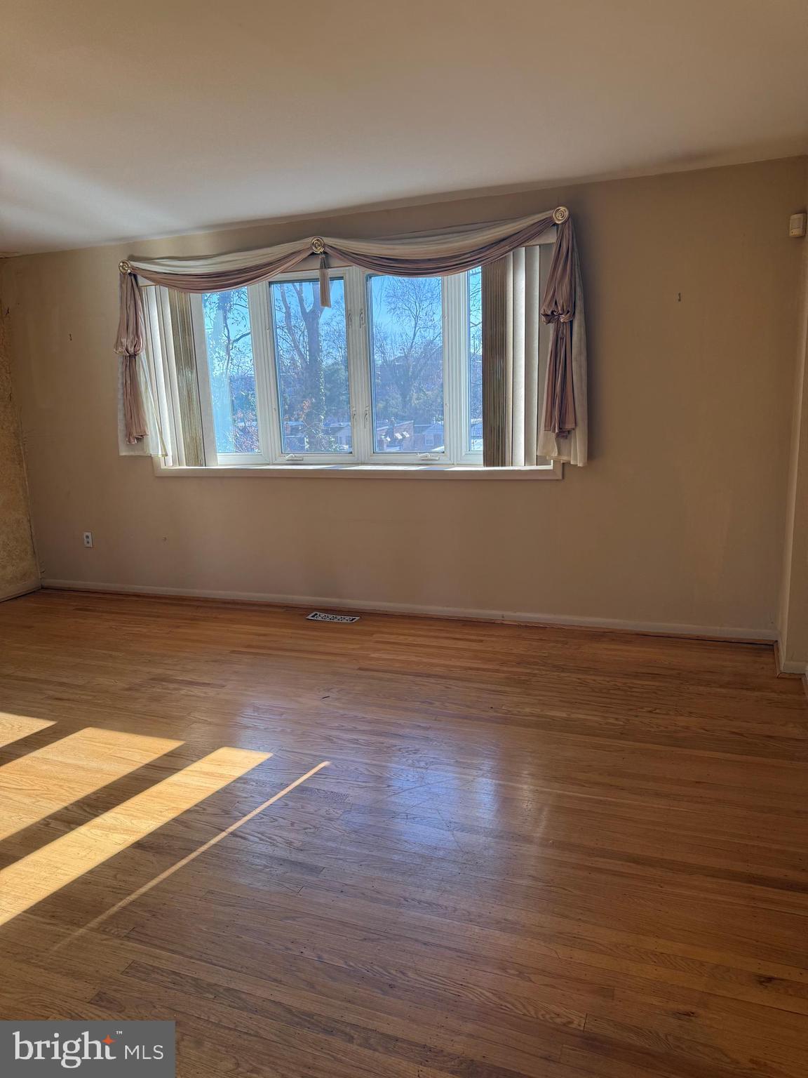 ROXBOROUGH - Residential