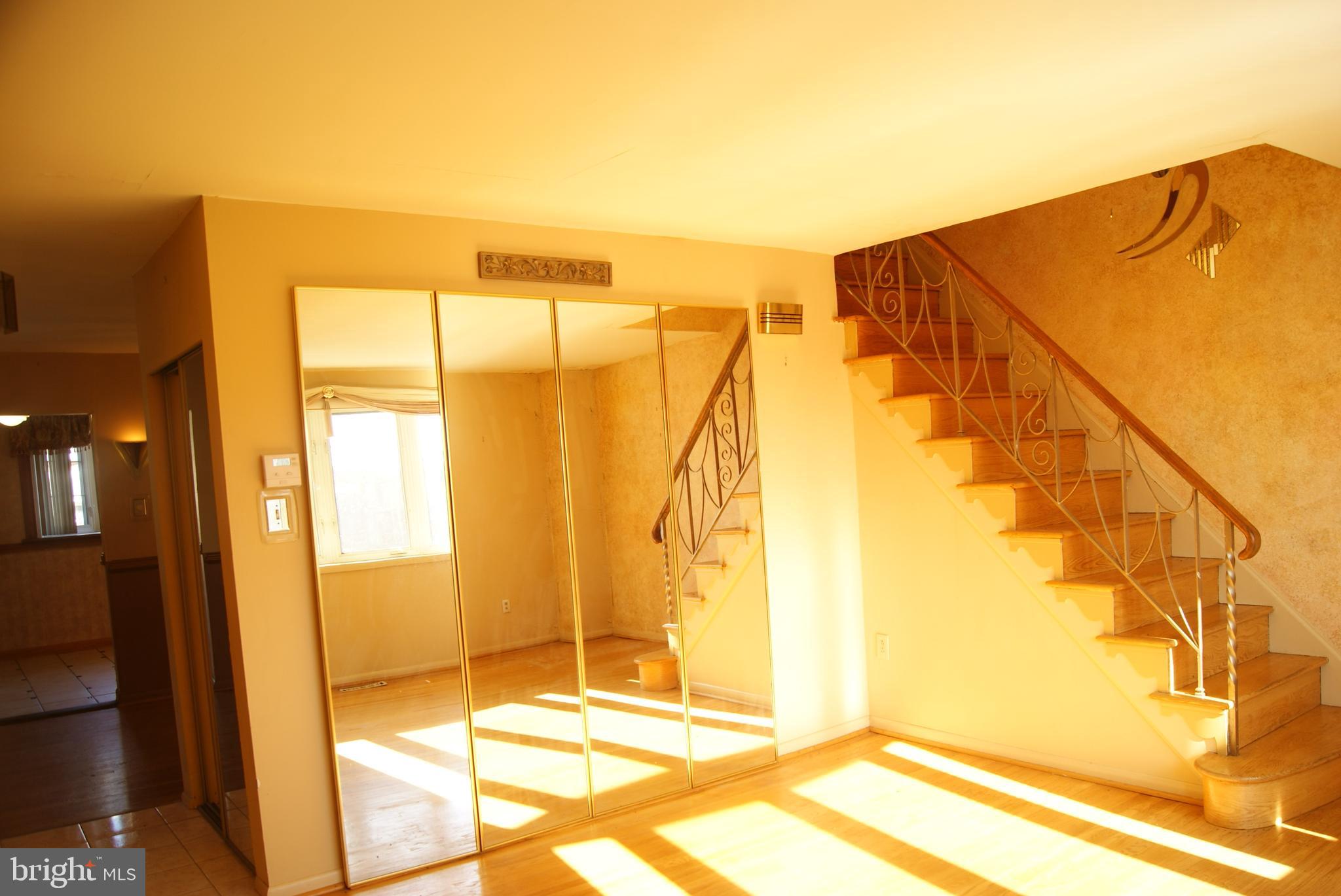 ROXBOROUGH - Residential