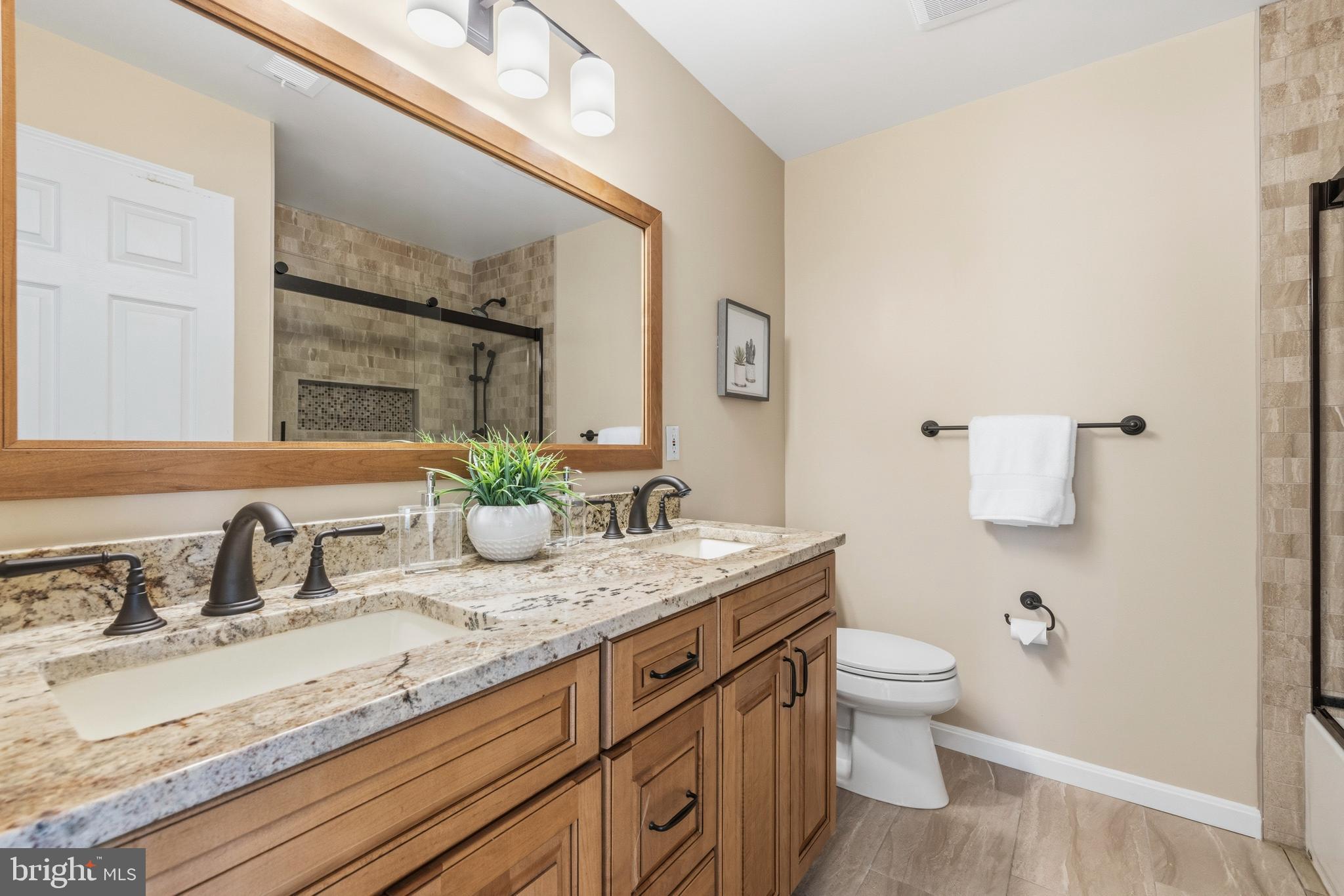 REGENCY AT ASHBURN - Residential