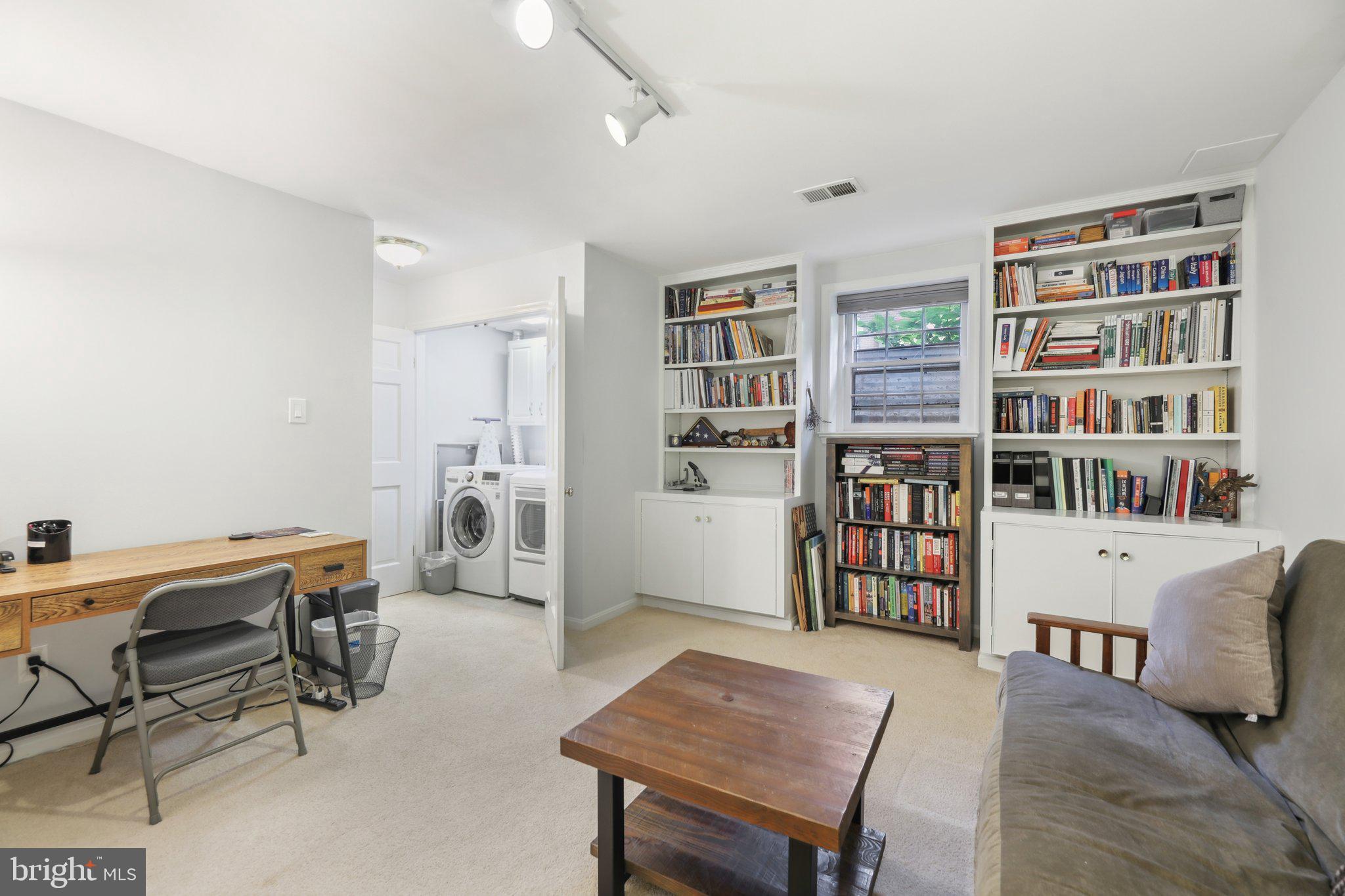 OLD TOWN STATION - Residential Lease