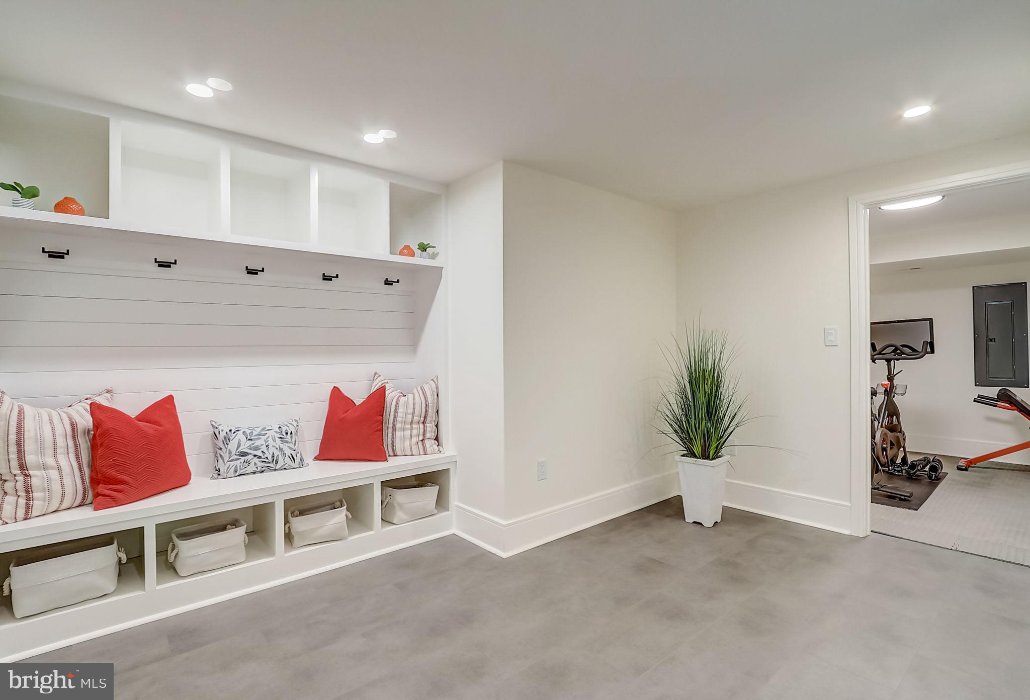 AURORA HILLS - Residential