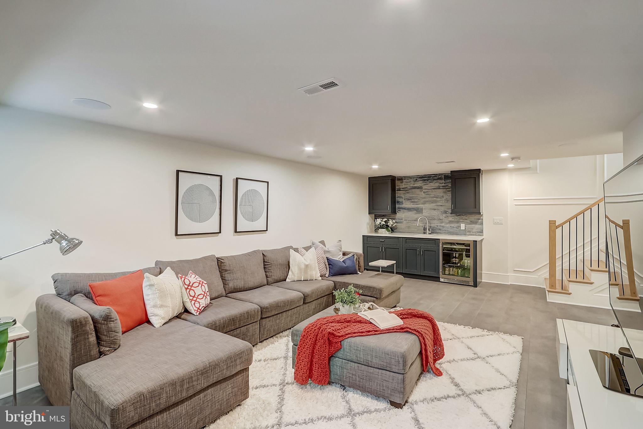 AURORA HILLS - Residential