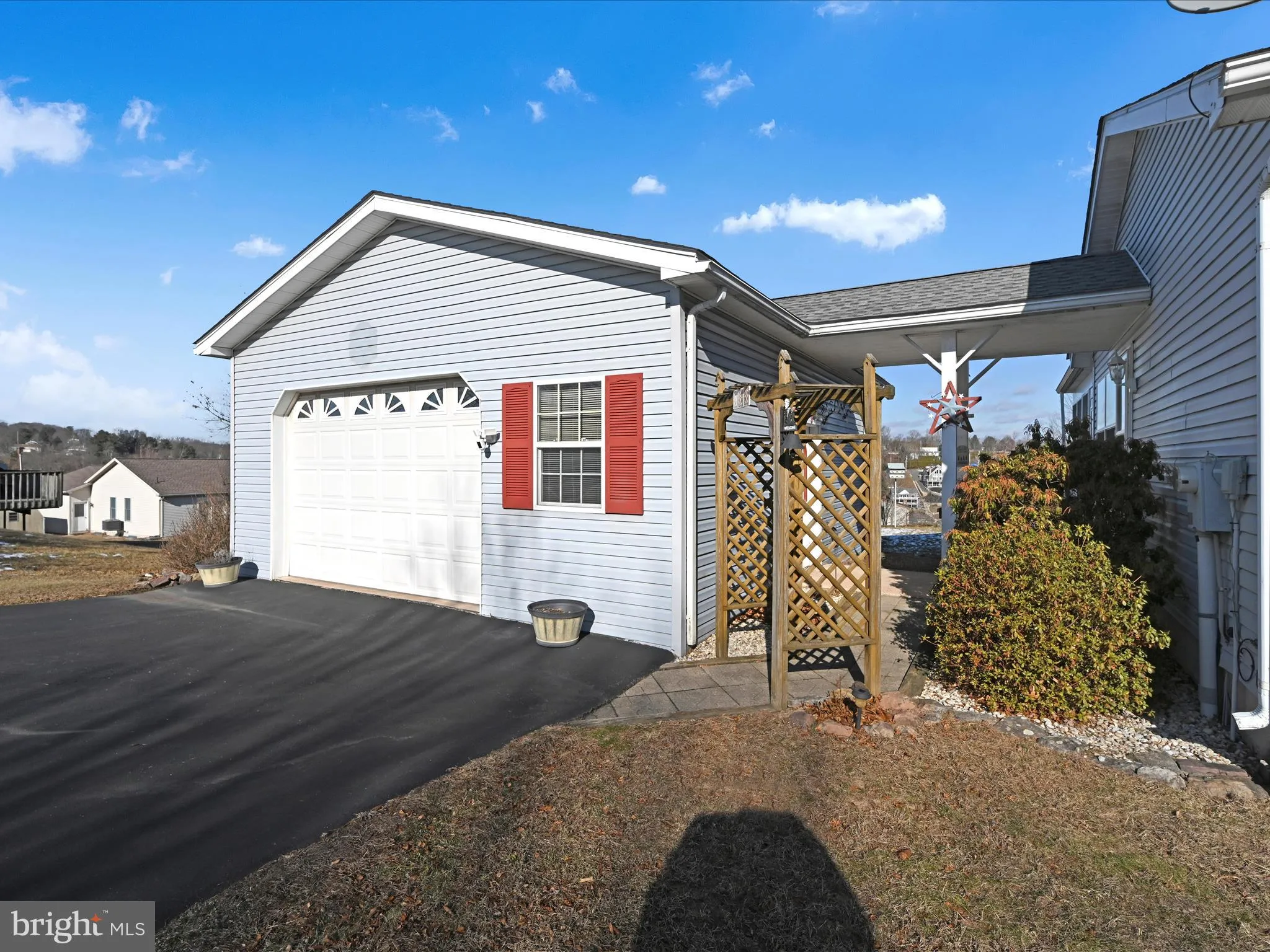 Auburn, Pennsylvania 17922, United States, 3 Bedrooms Bedrooms, ,2 BathroomsBathrooms,Residential,Pending,18242