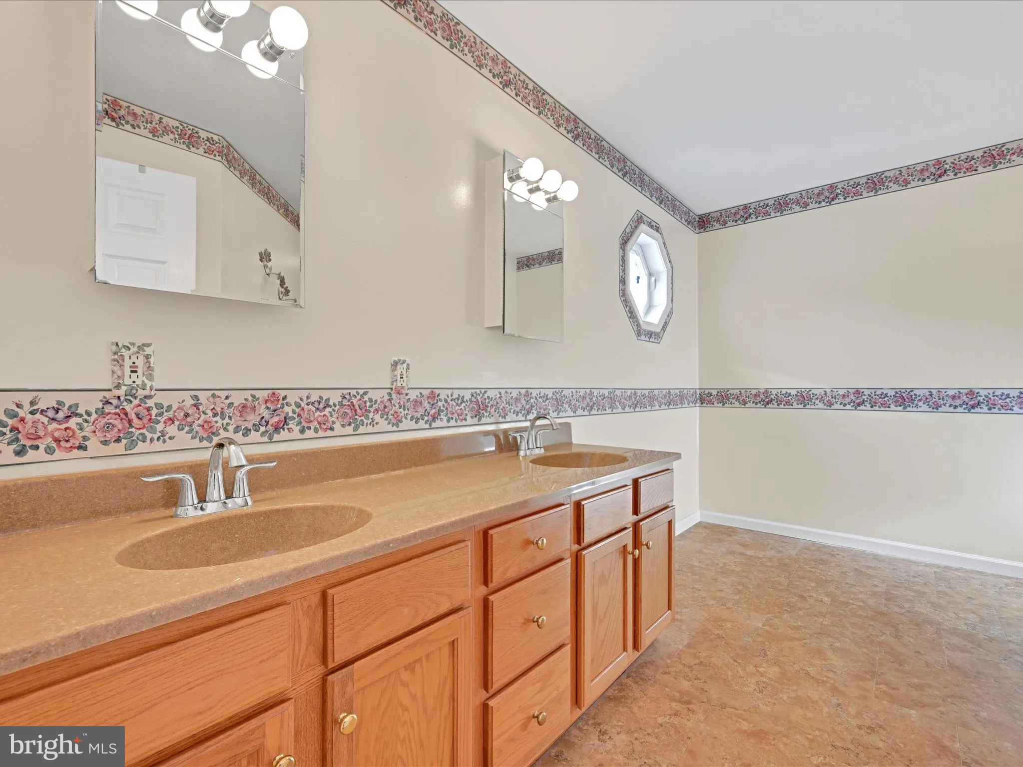 Auburn, Pennsylvania 17922, United States, 3 Bedrooms Bedrooms, ,2 BathroomsBathrooms,Residential,Pending,18242