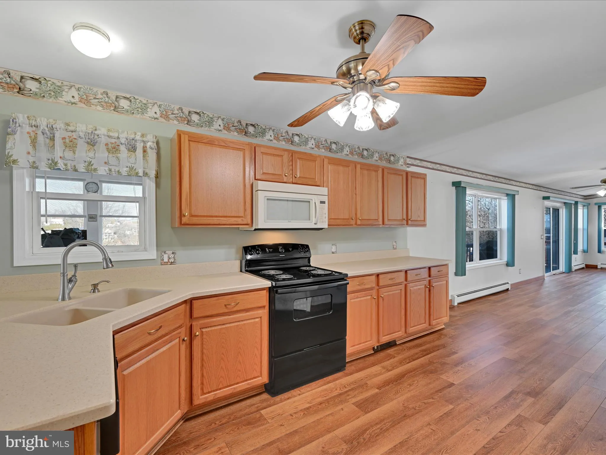 Auburn, Pennsylvania 17922, United States, 3 Bedrooms Bedrooms, ,2 BathroomsBathrooms,Residential,Pending,18242