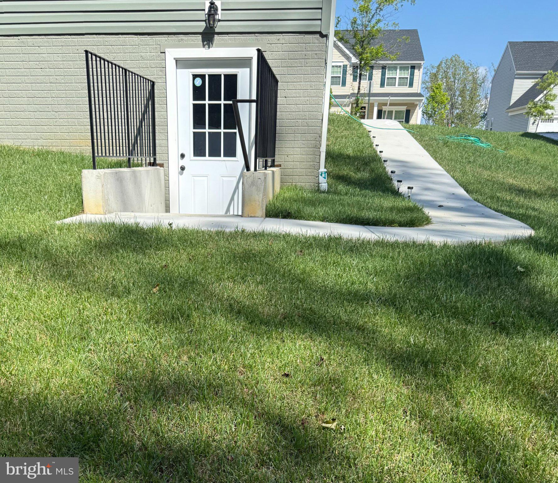 512 RIVERS EDGE DRIVE BASEMENT