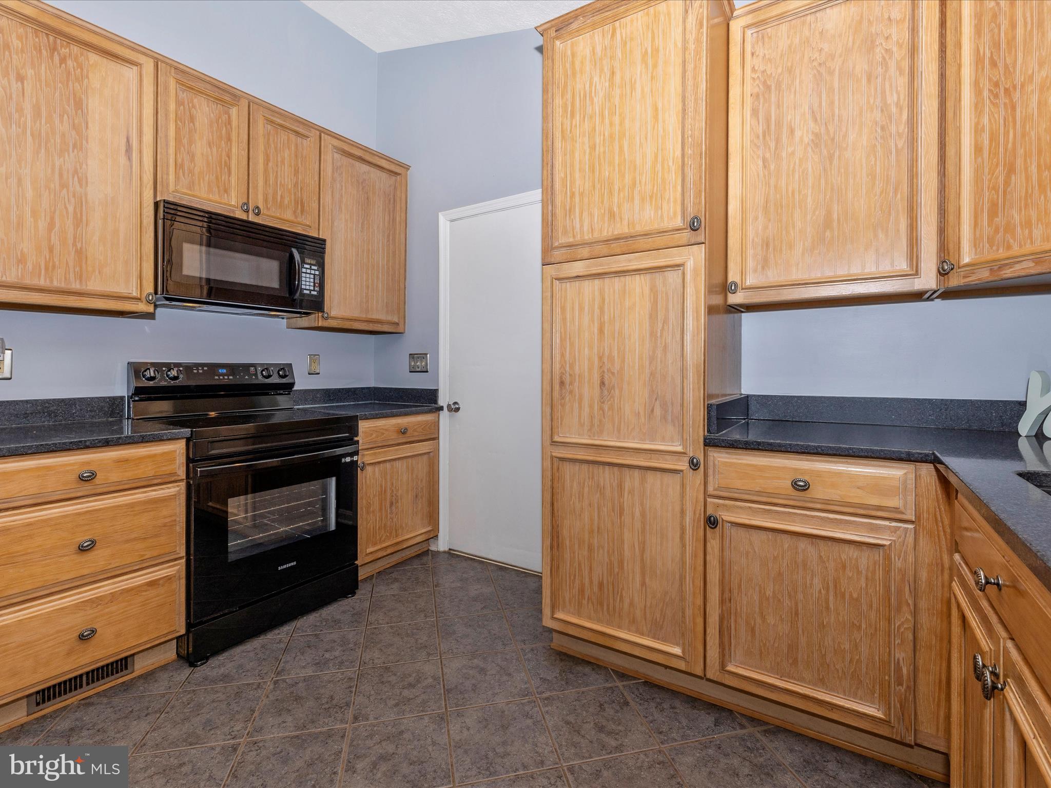 POTOMAC VILLAGE - Residential