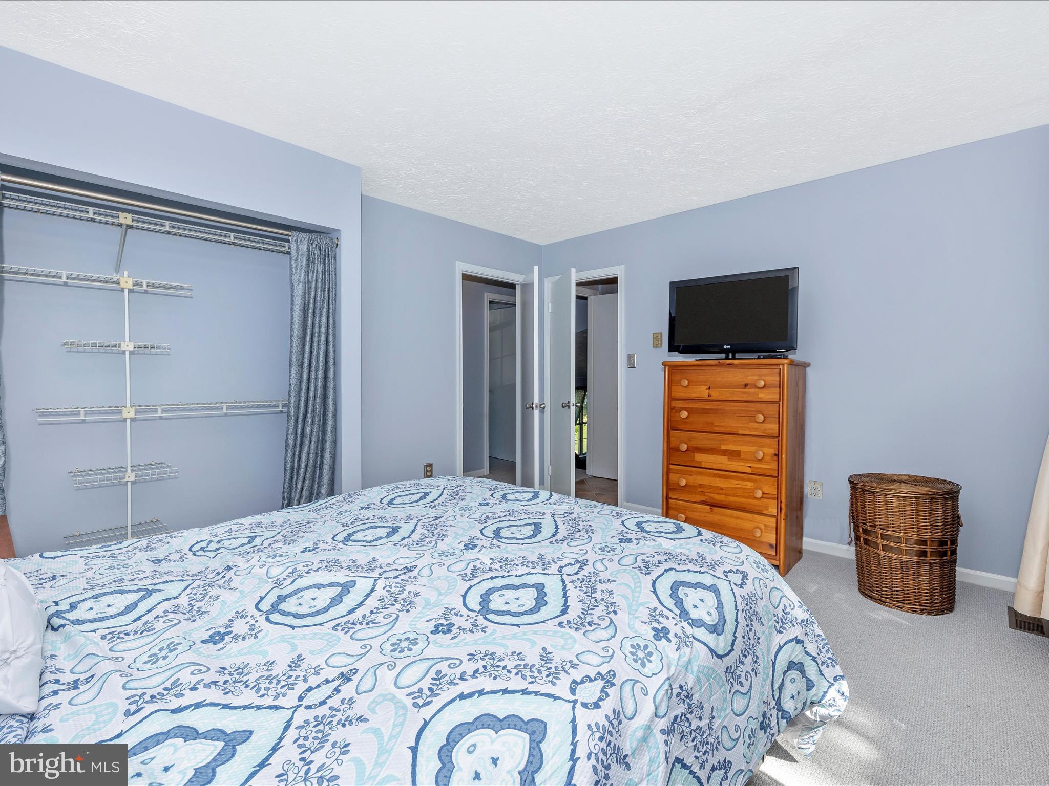 POTOMAC VILLAGE - Residential