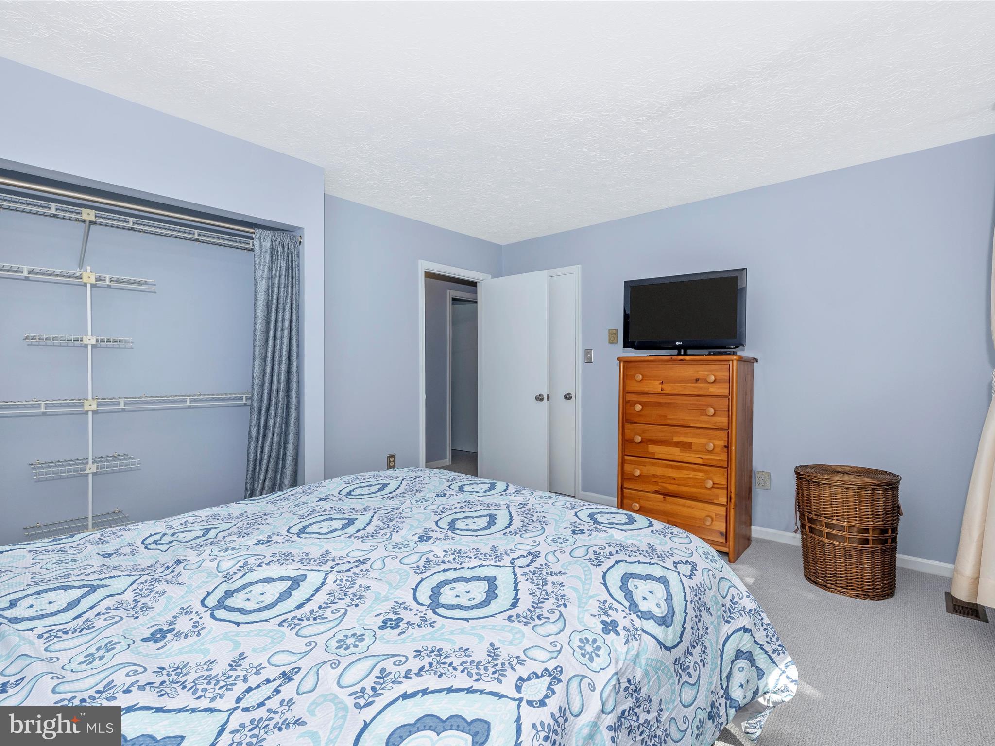 POTOMAC VILLAGE - Residential