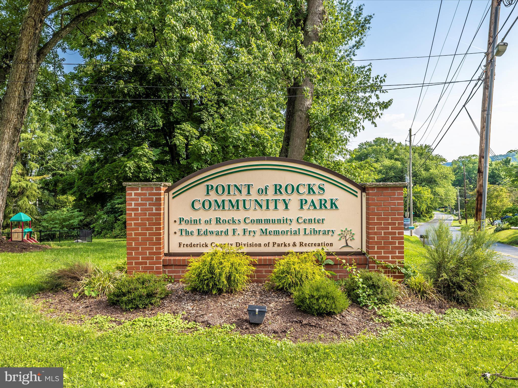 POTOMAC VILLAGE - Residential