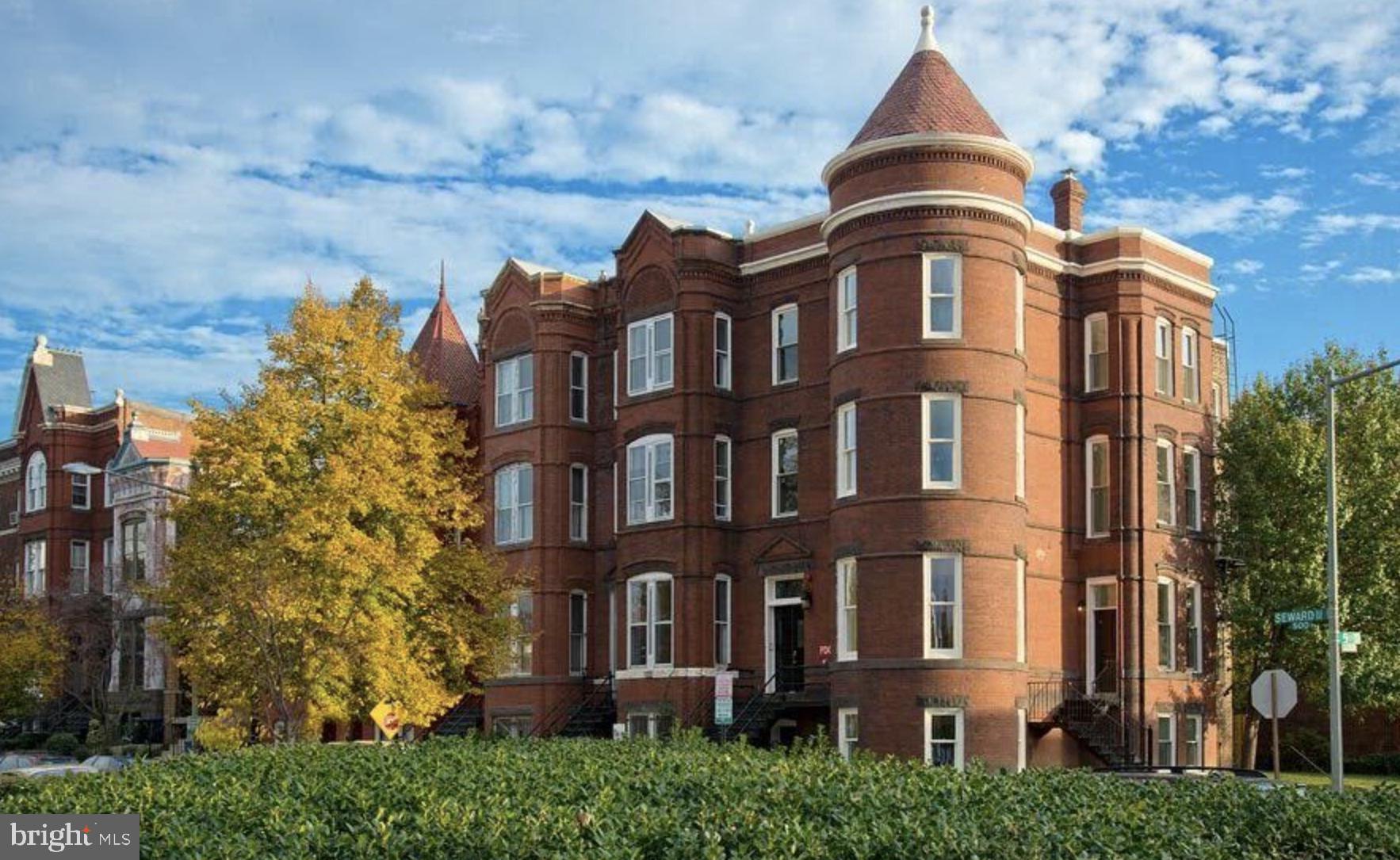 501 SEWARD SQUARE SE 5