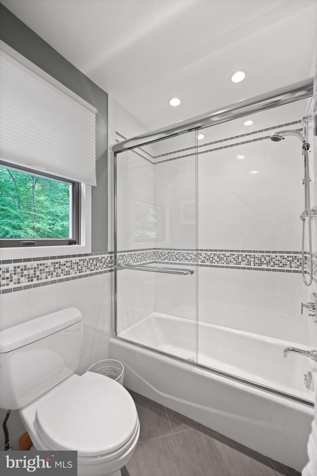 RADNOR HUNT - Residential
