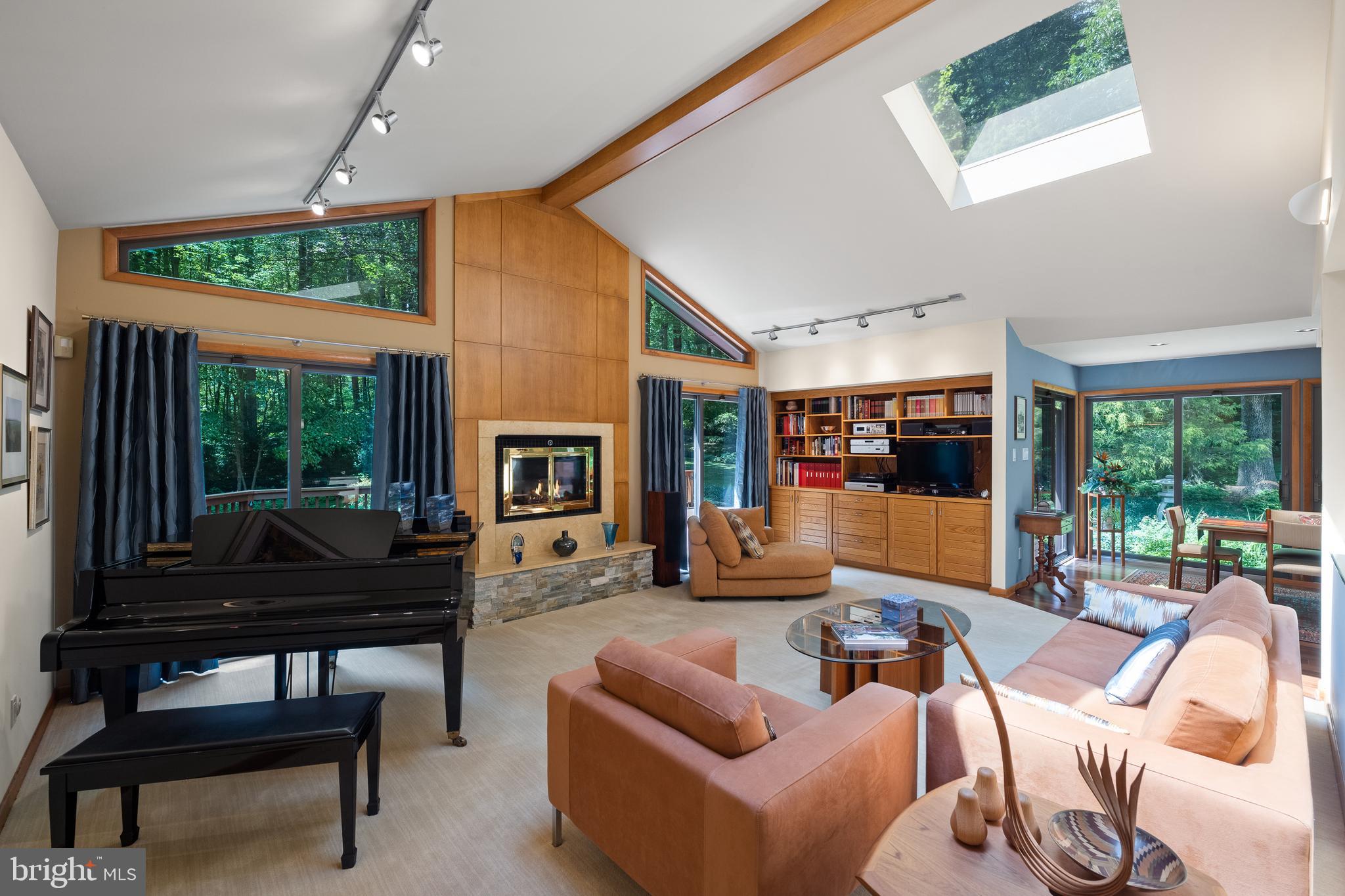 RADNOR HUNT - Residential