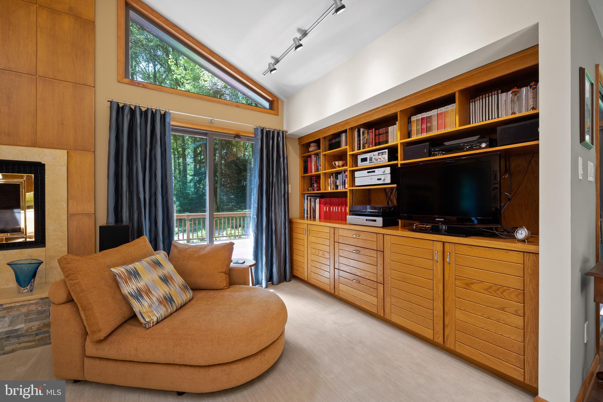 RADNOR HUNT - Residential