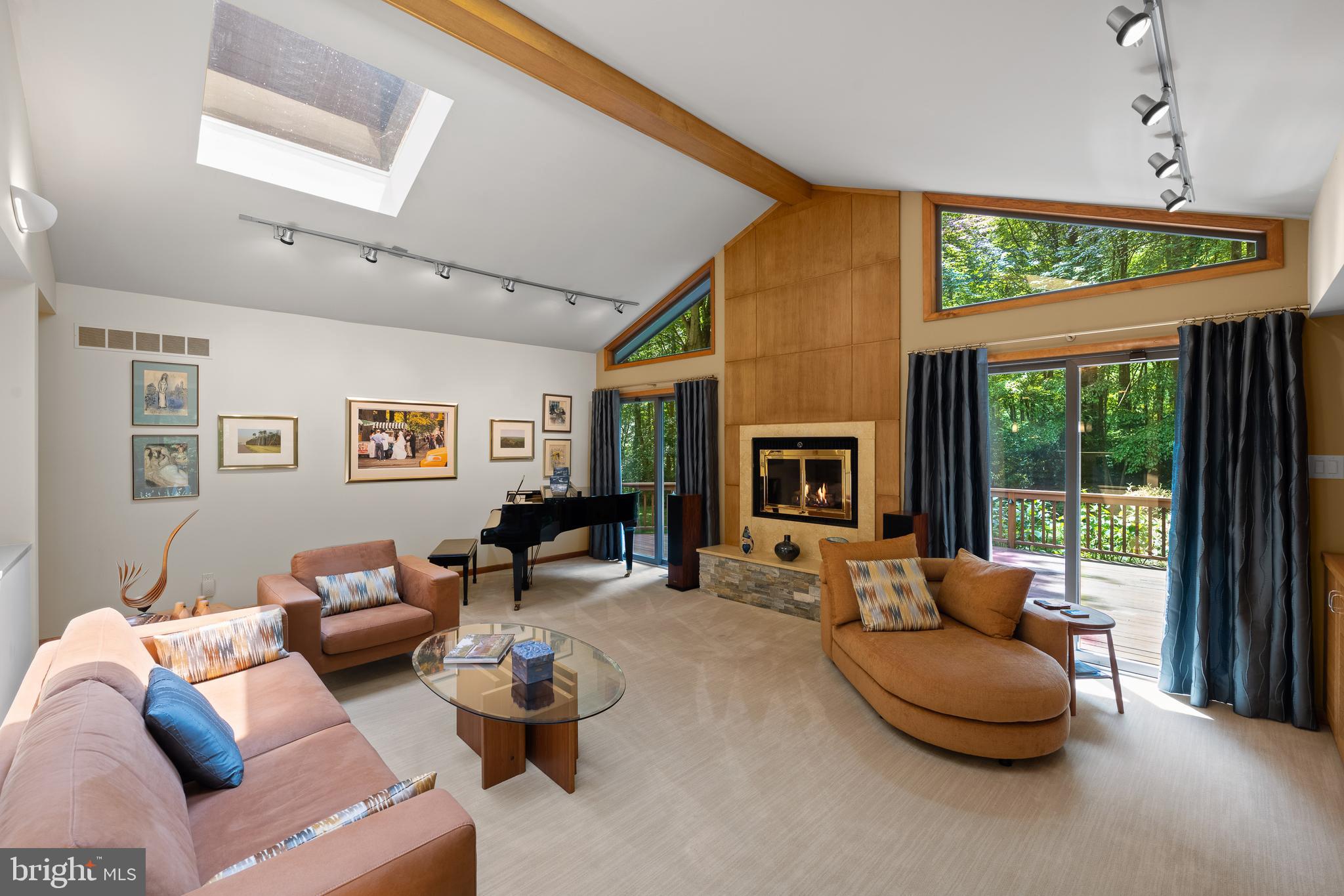 RADNOR HUNT - Residential
