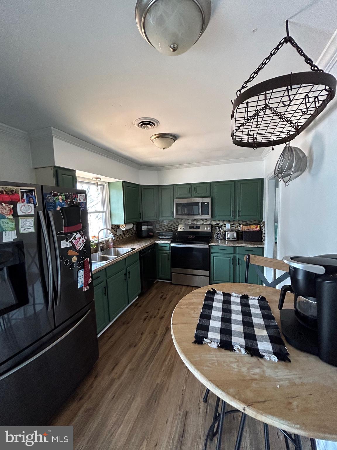 SANDY POINT - Residential