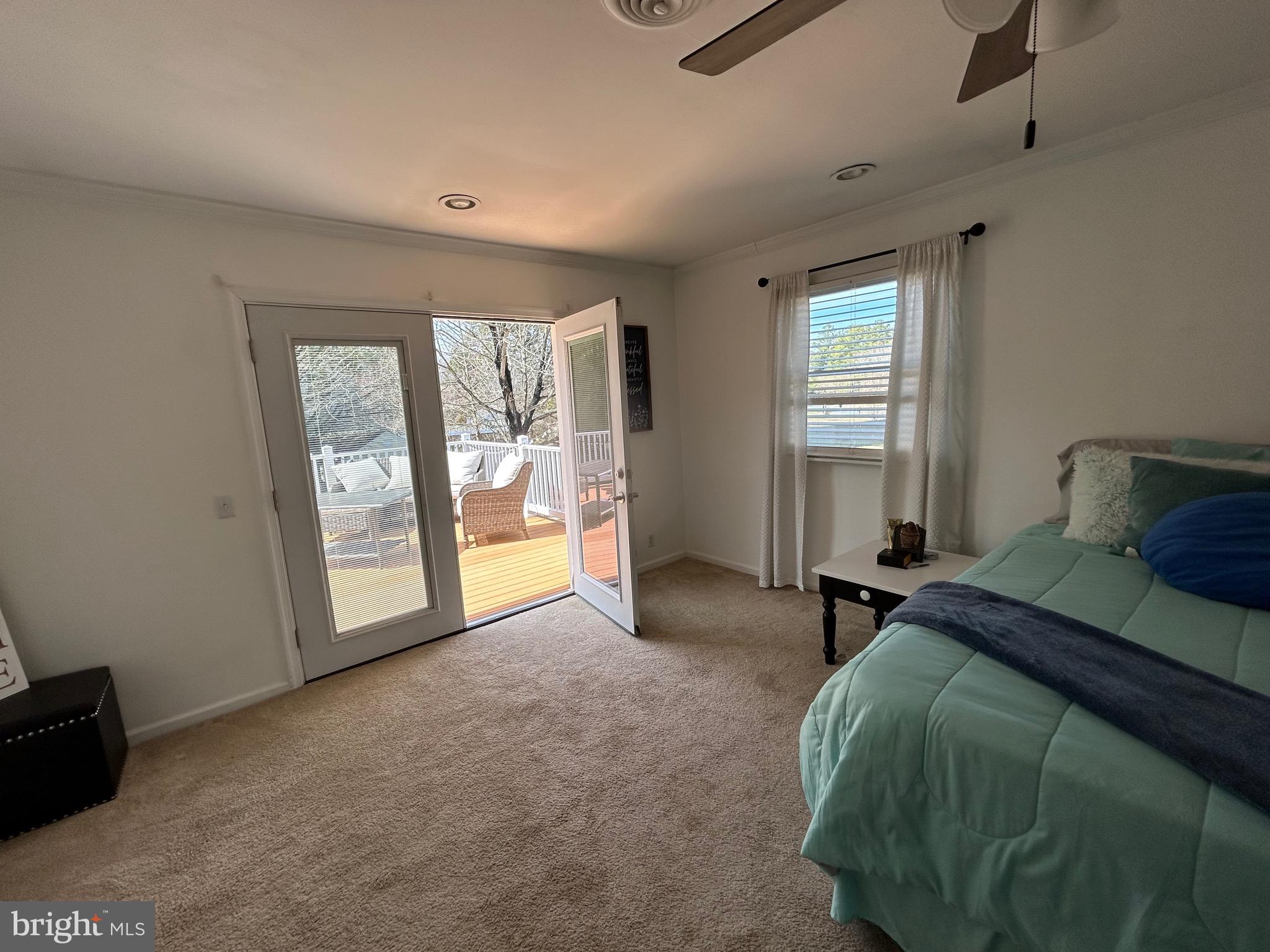 SANDY POINT - Residential