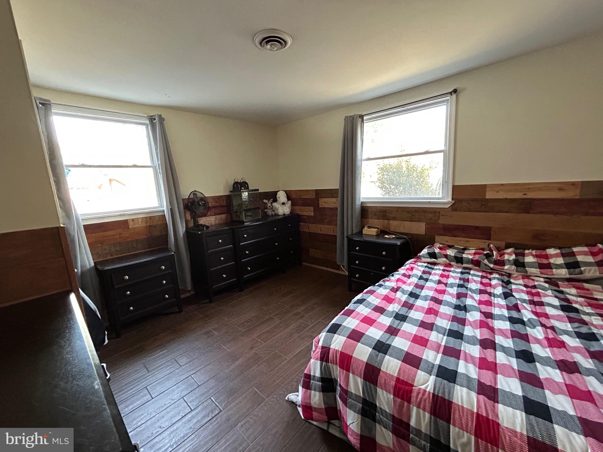 SANDY POINT - Residential