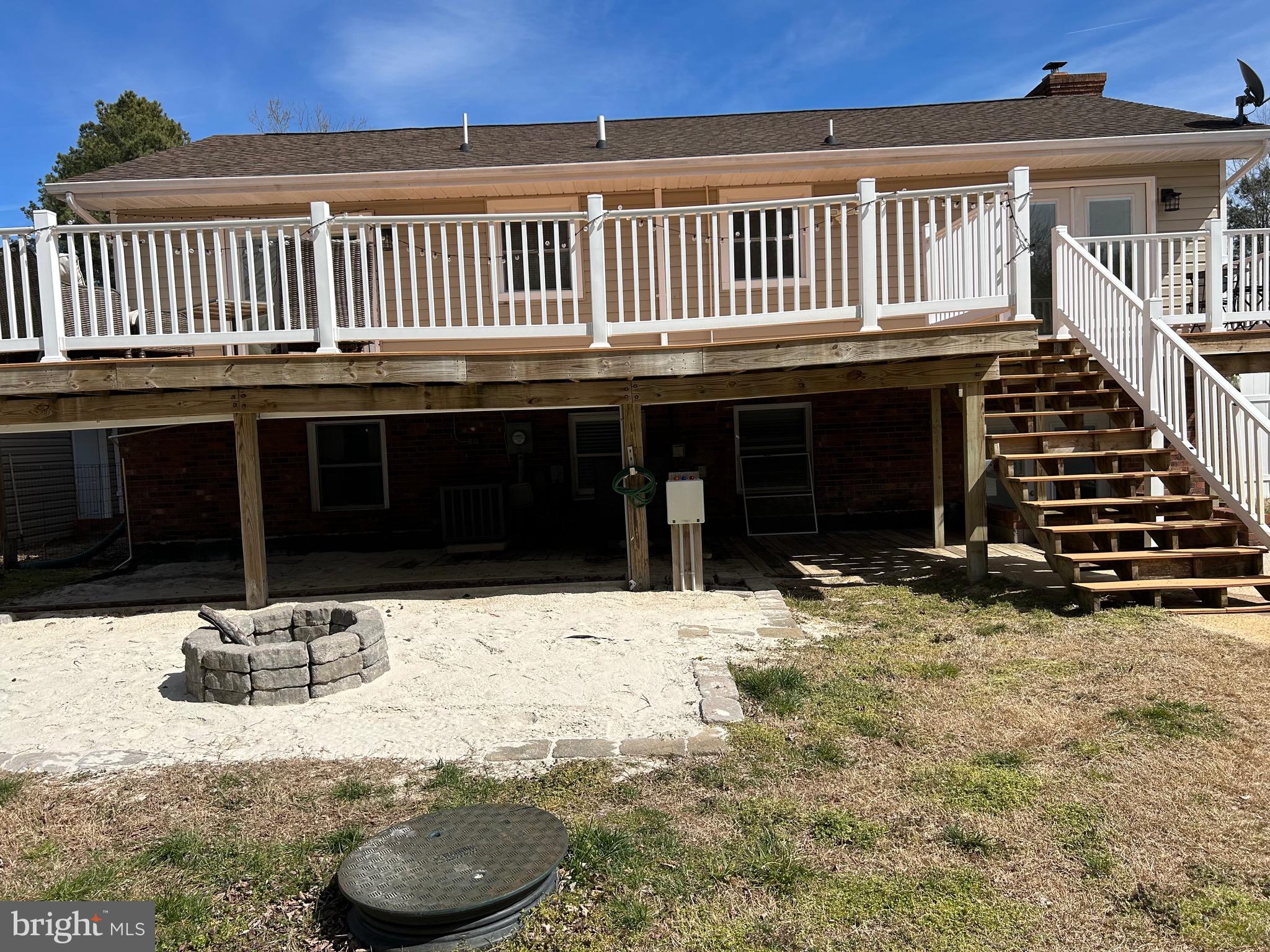 SANDY POINT - Residential