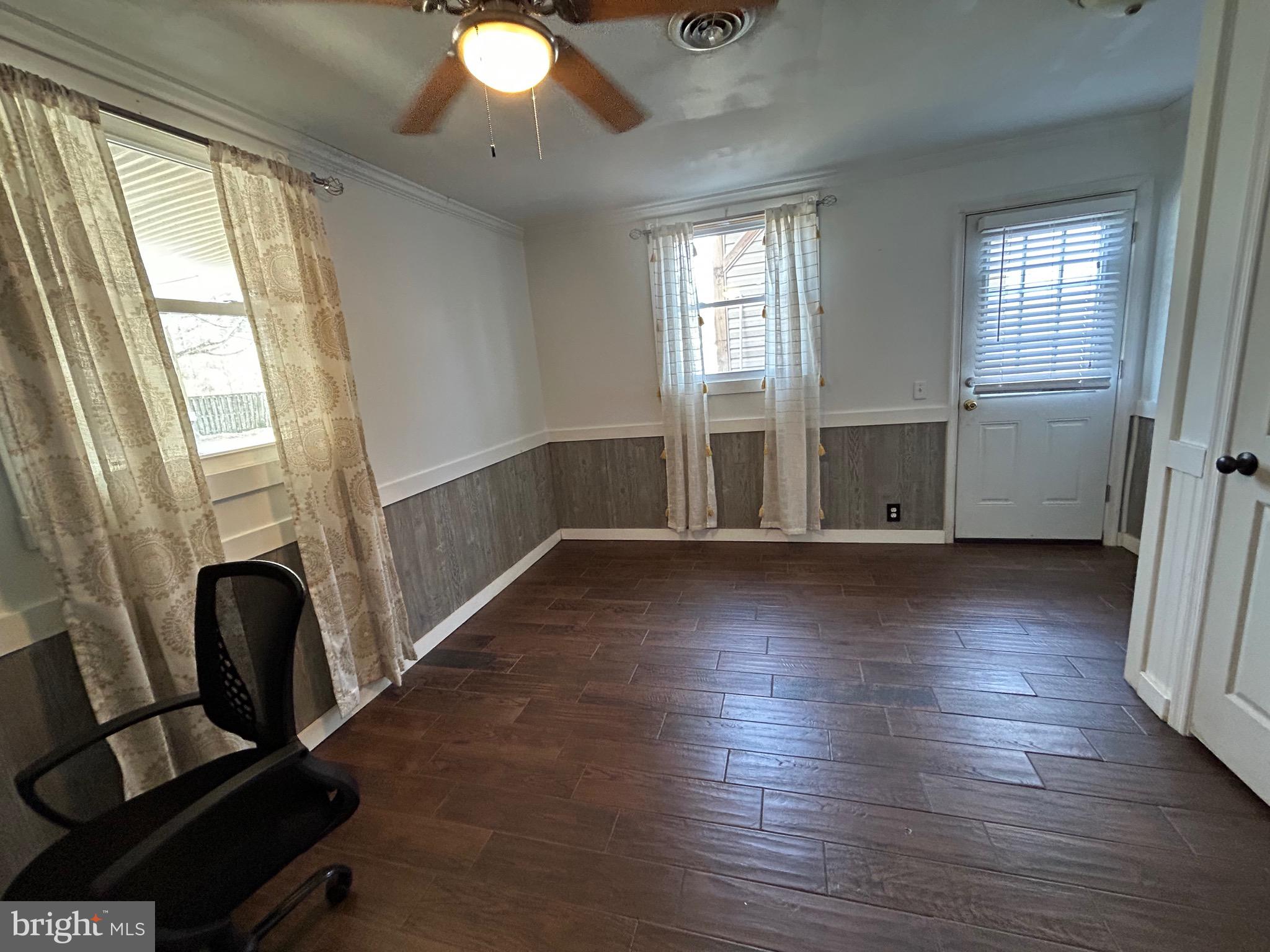 SANDY POINT - Residential