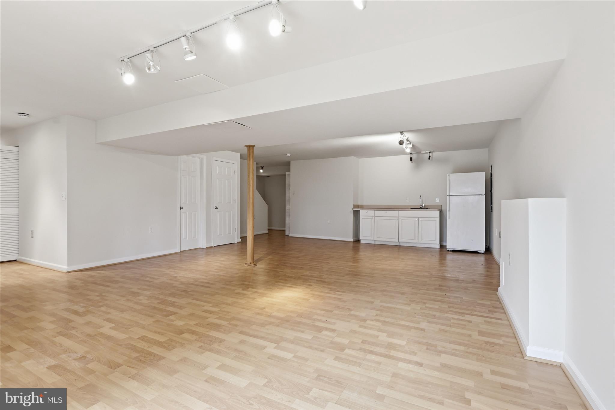 BUCKINGHAM HILLS - Residential