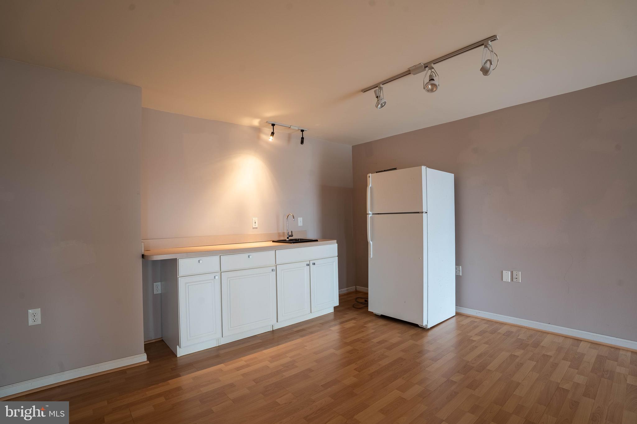 BUCKINGHAM HILLS - Residential