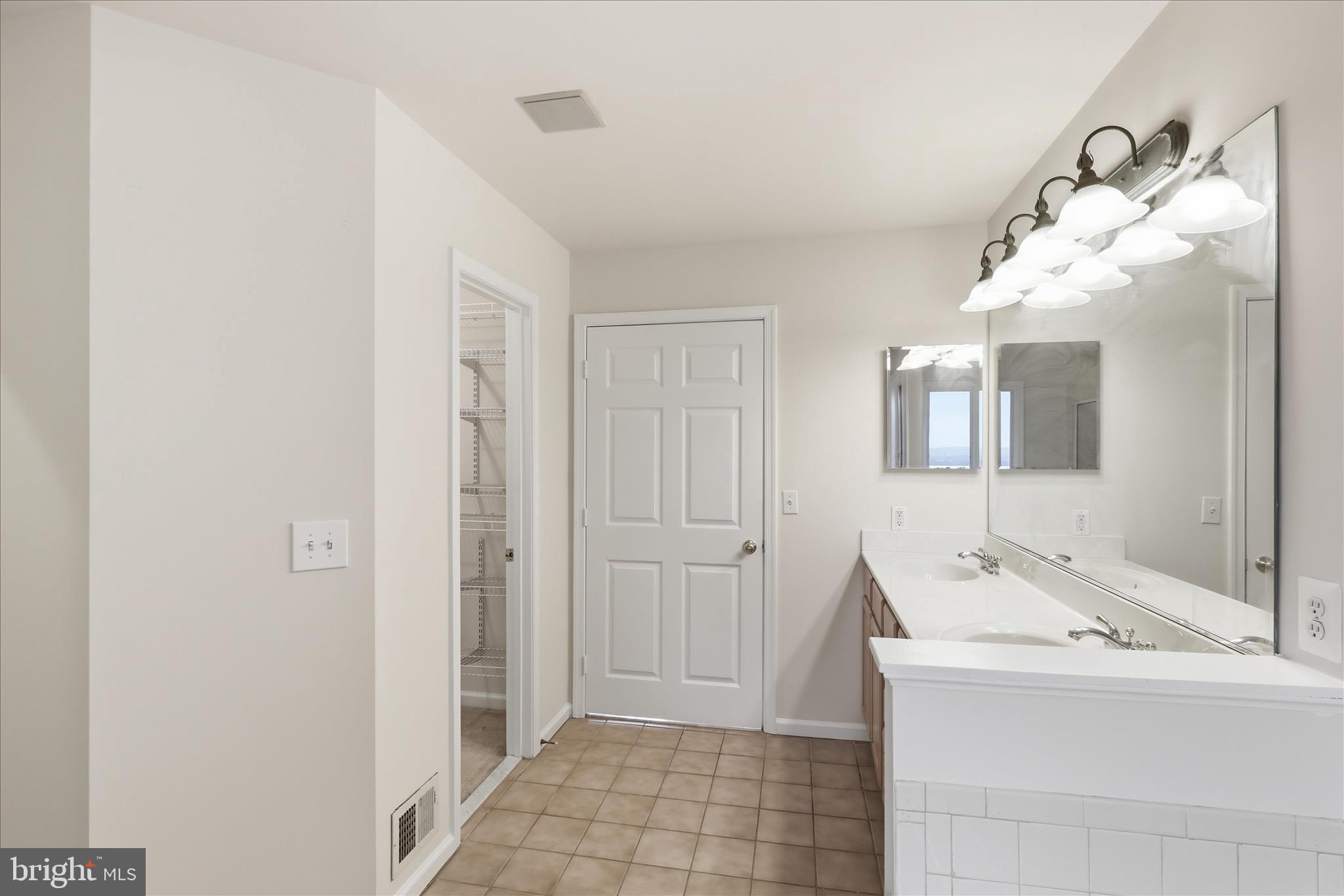 BUCKINGHAM HILLS - Residential