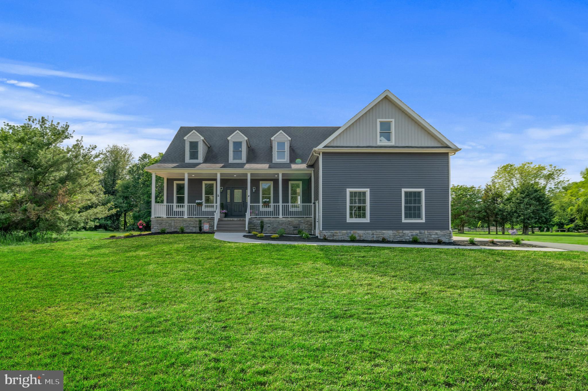 123 W TOMLIN STATION ROAD