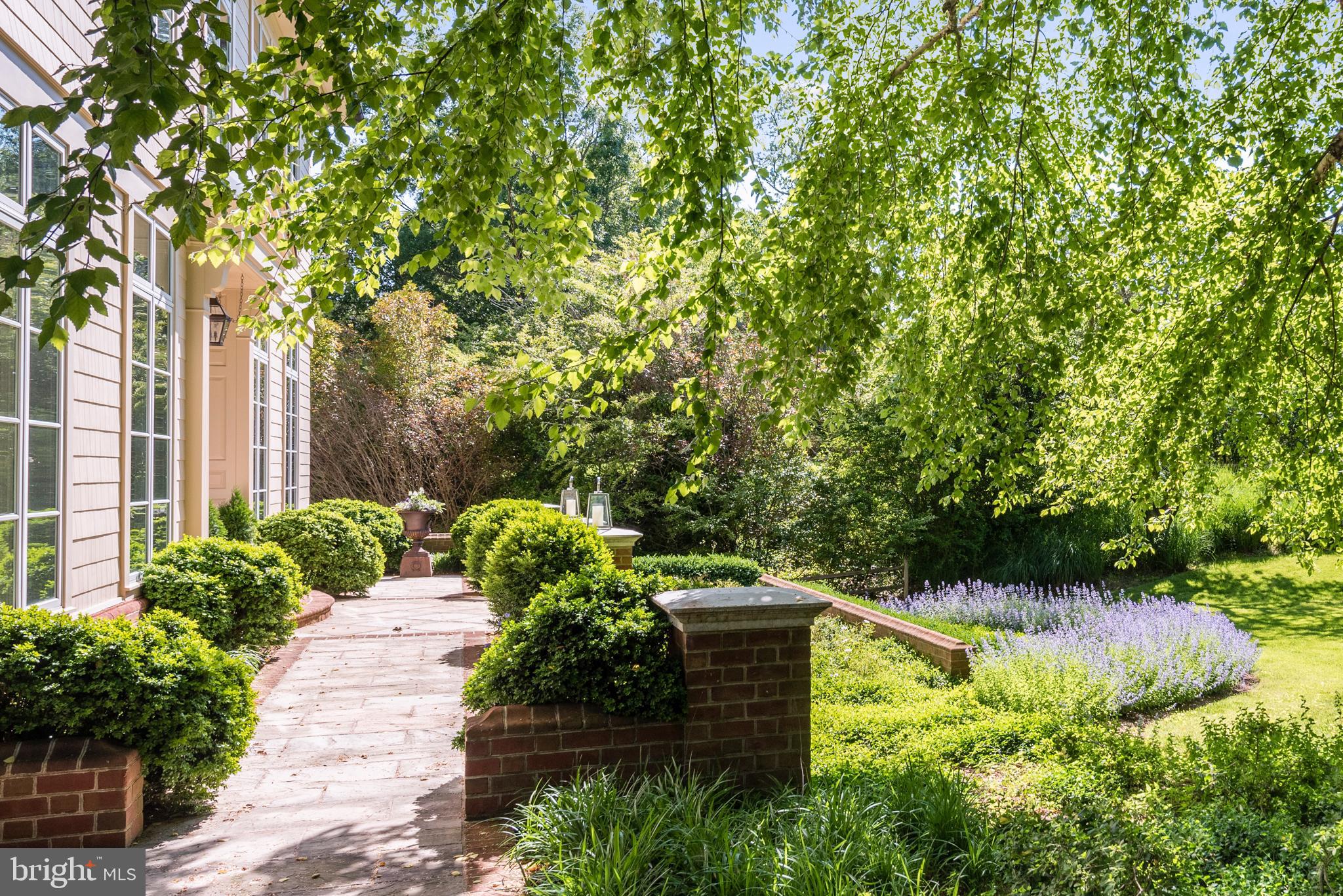 WIMBLEDON FARMS - Residential