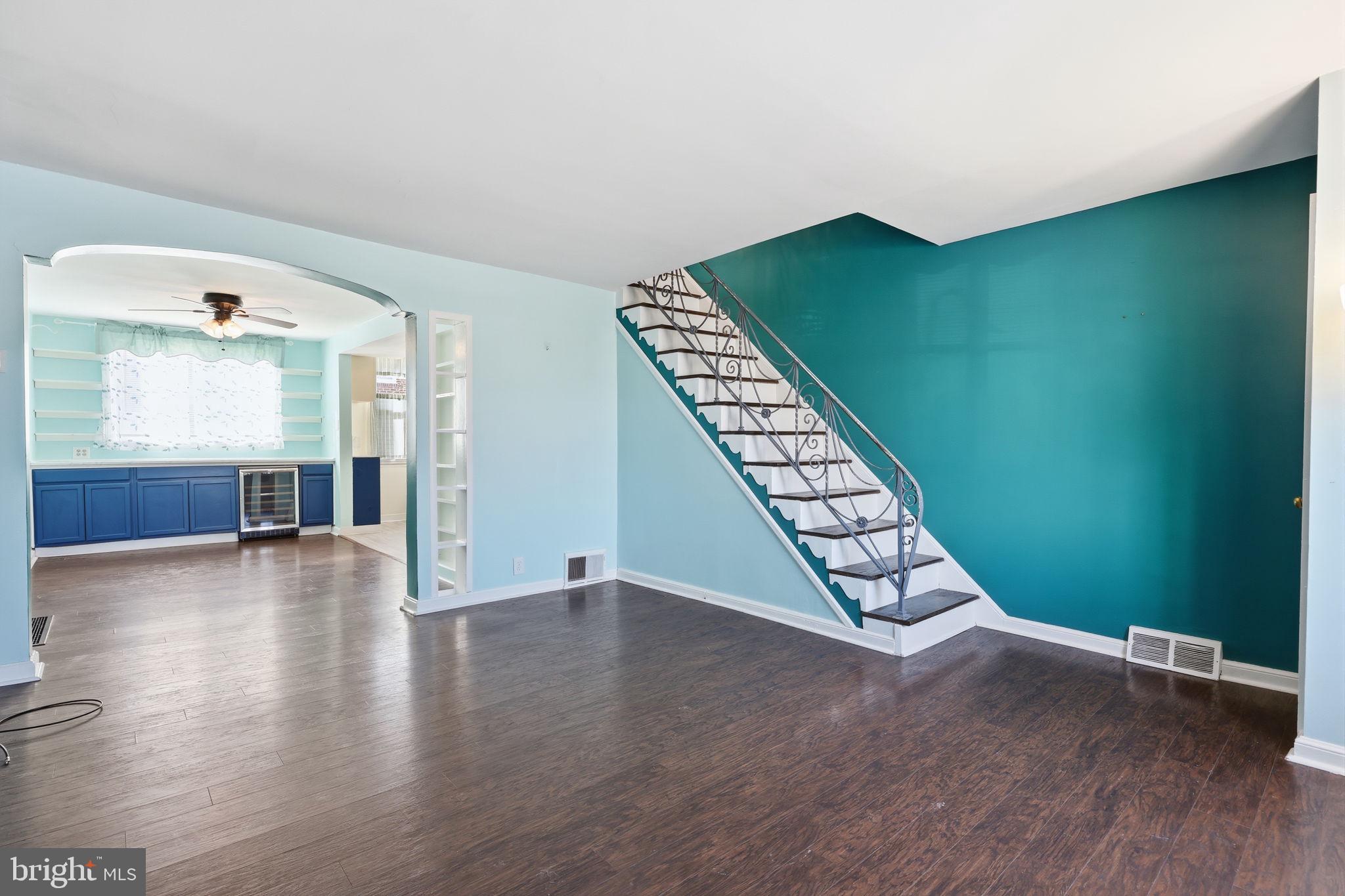 4538 SHEFFIELD AVENUE