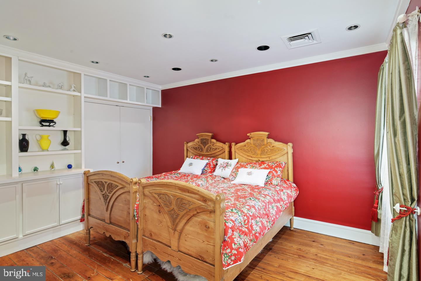 SOCIETY HILL - Residential