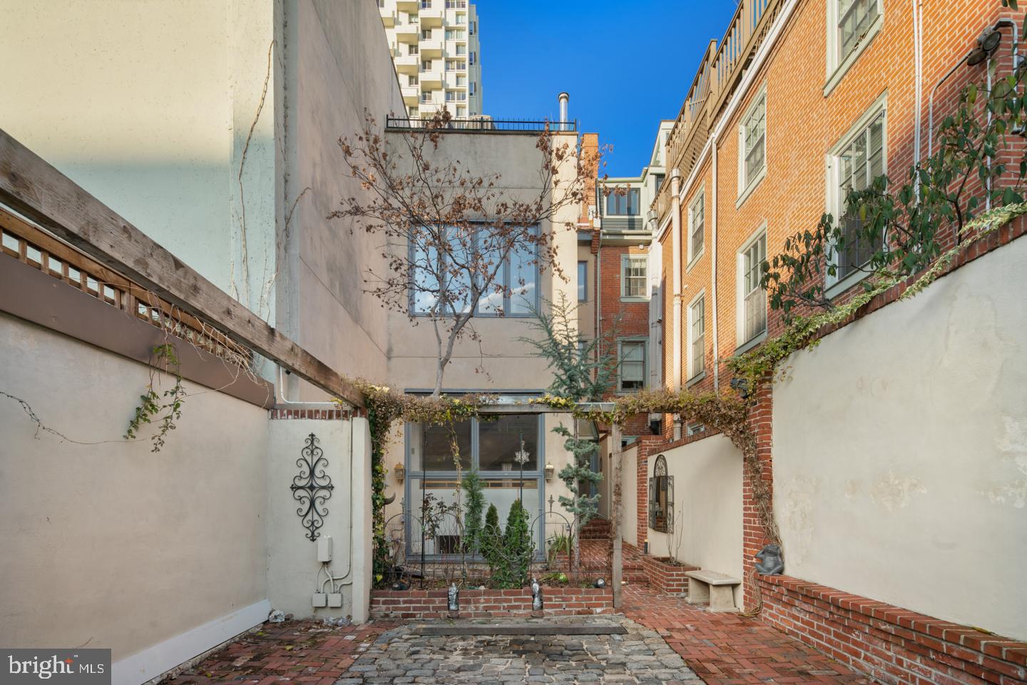 SOCIETY HILL - Residential