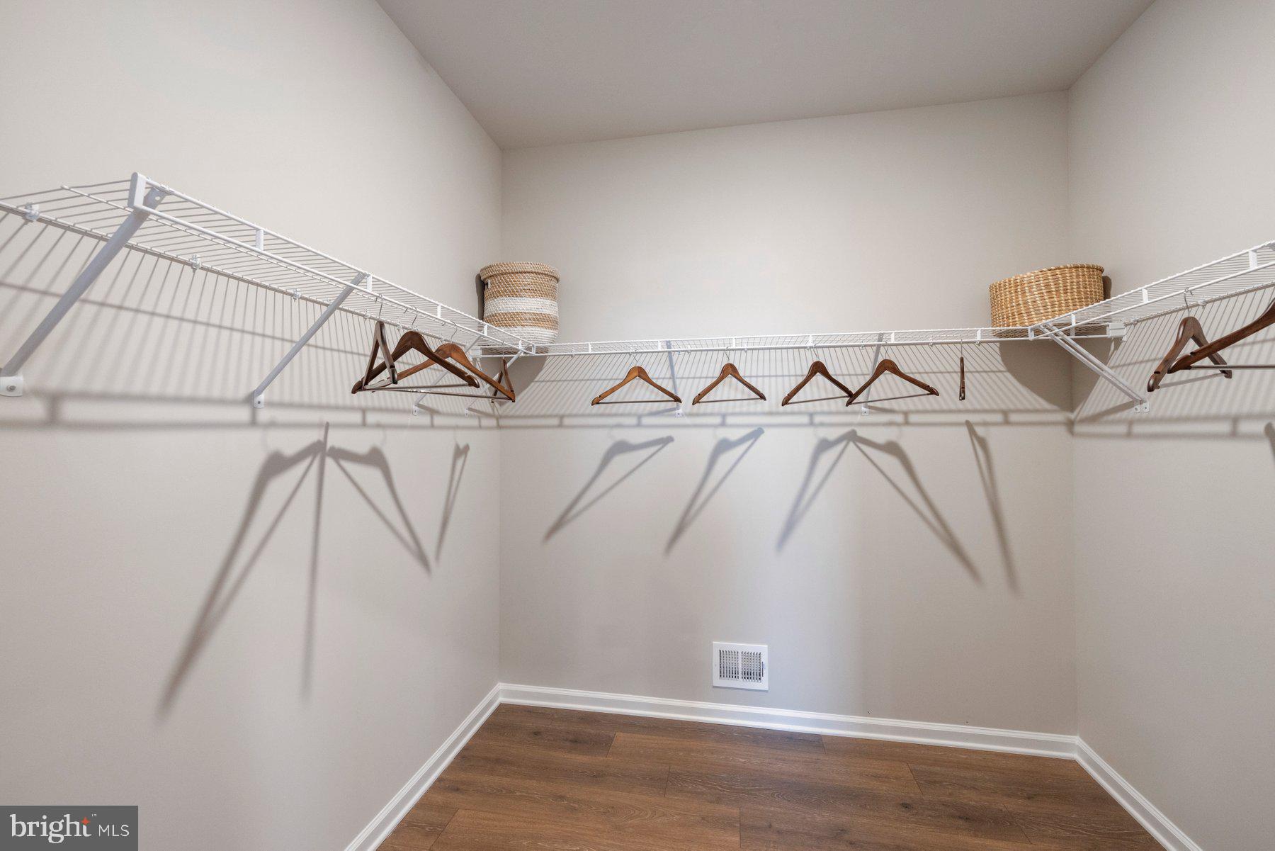 DAMASCUS VILLAGE - Residential