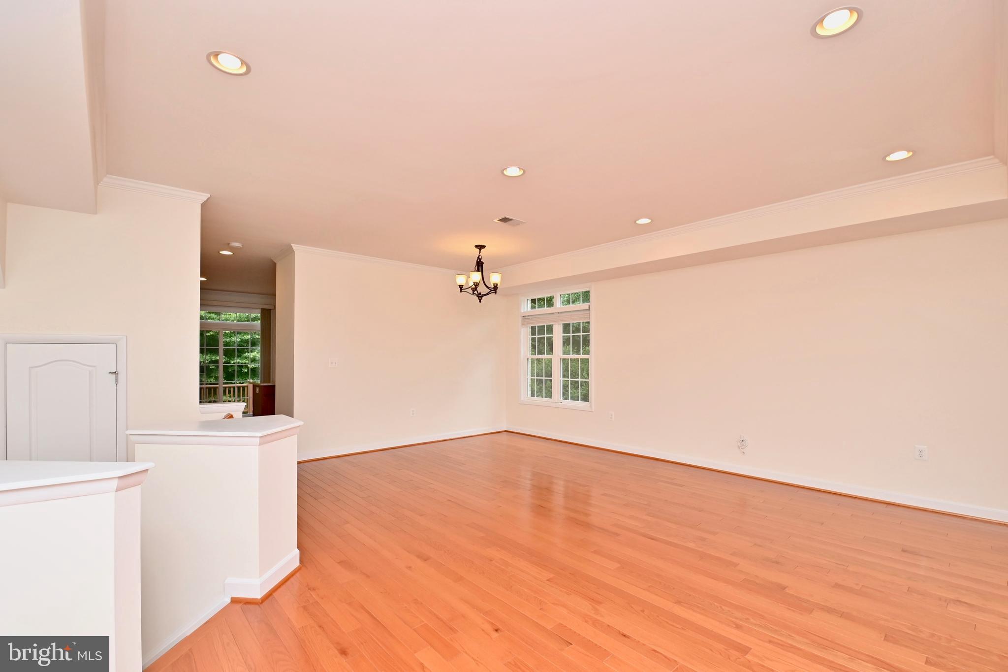 HAWTHORNE - Residential Lease