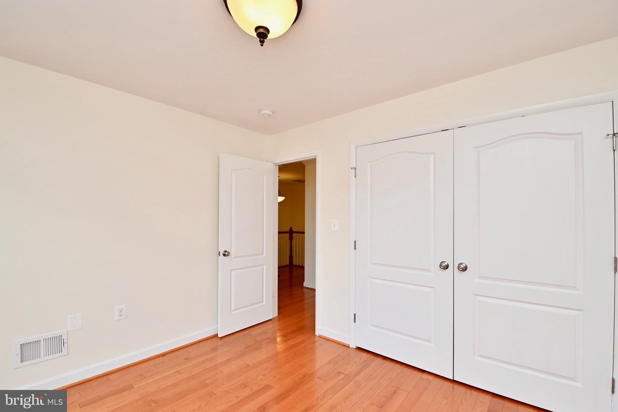 HAWTHORNE - Residential Lease