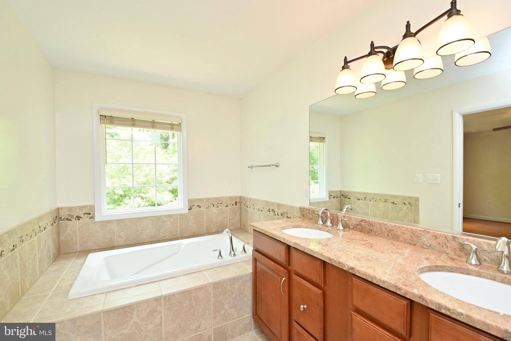 HAWTHORNE - Residential Lease