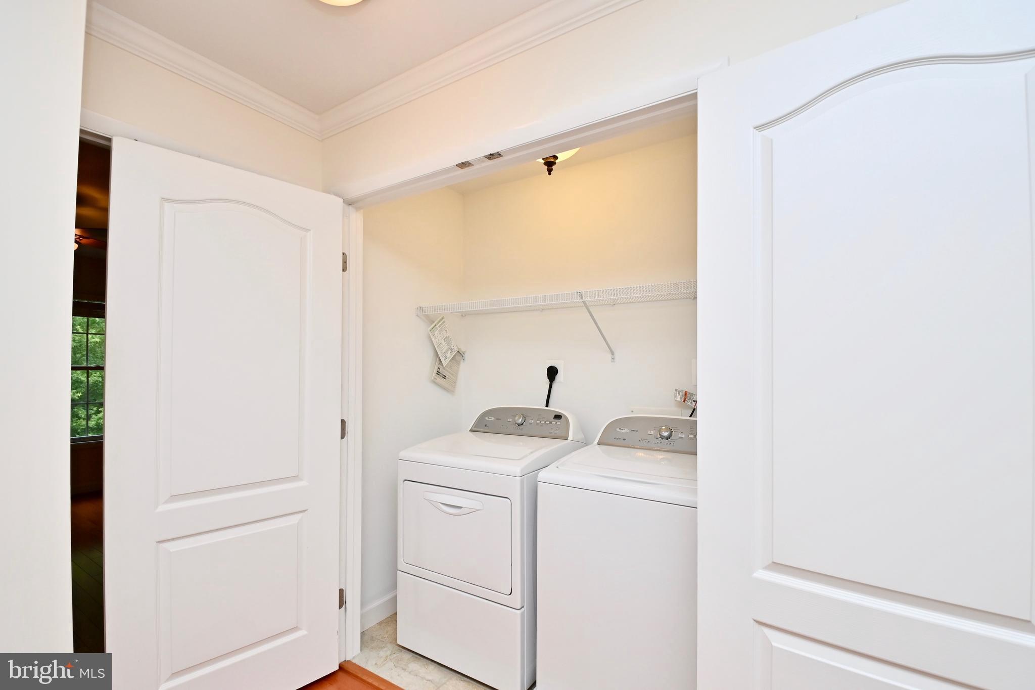 HAWTHORNE - Residential Lease