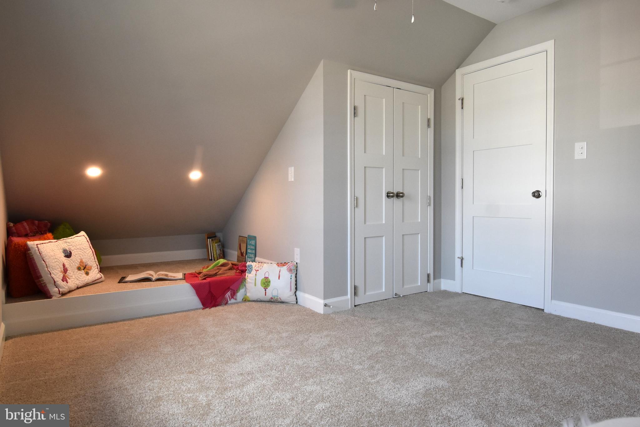 RIVIERA BEACH - Residential