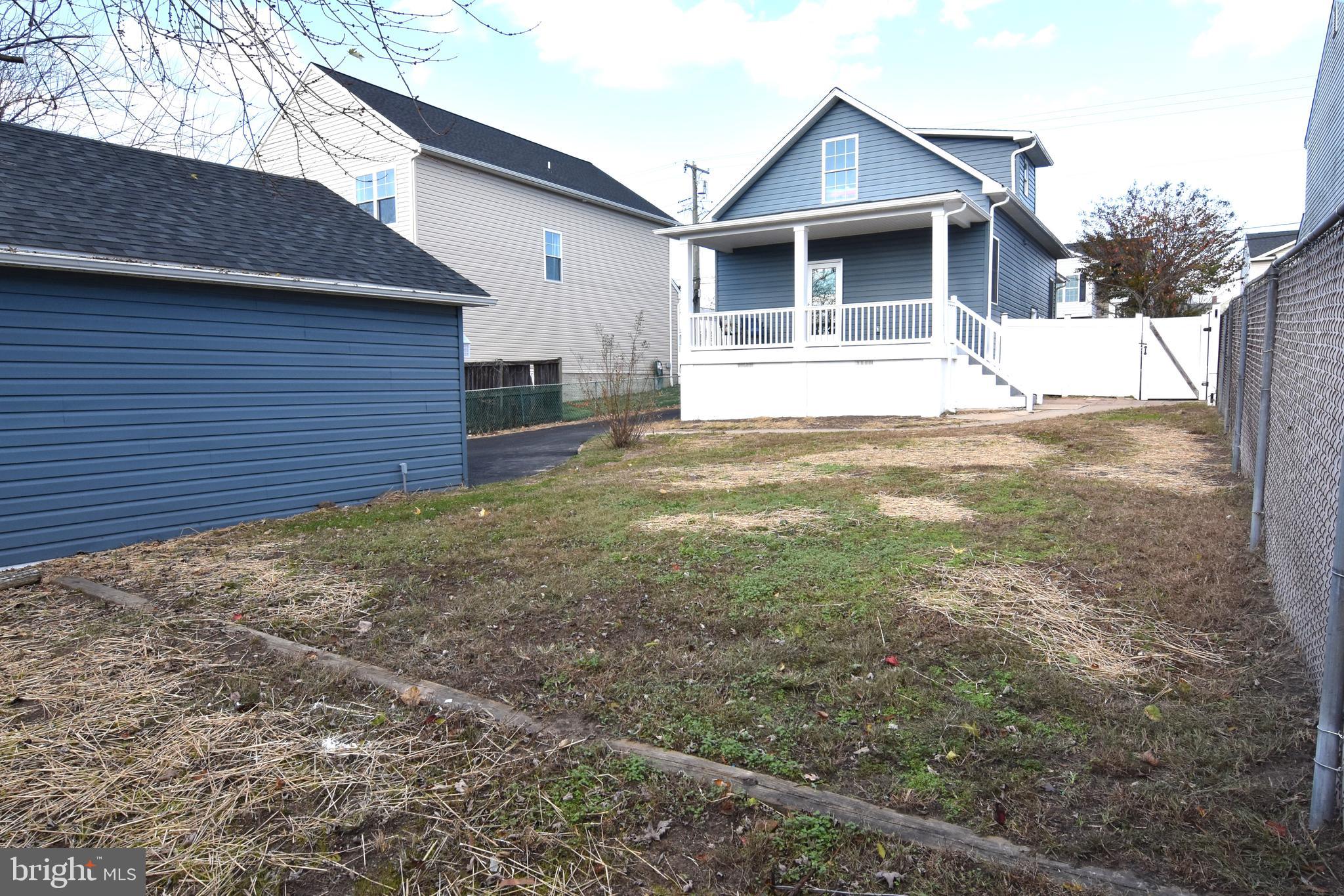 RIVIERA BEACH - Residential